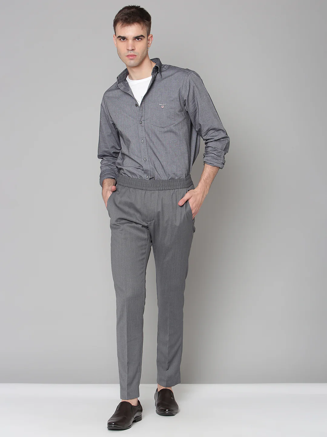 Gant Men Grey Solid Slim Fit Trouser - Image 5