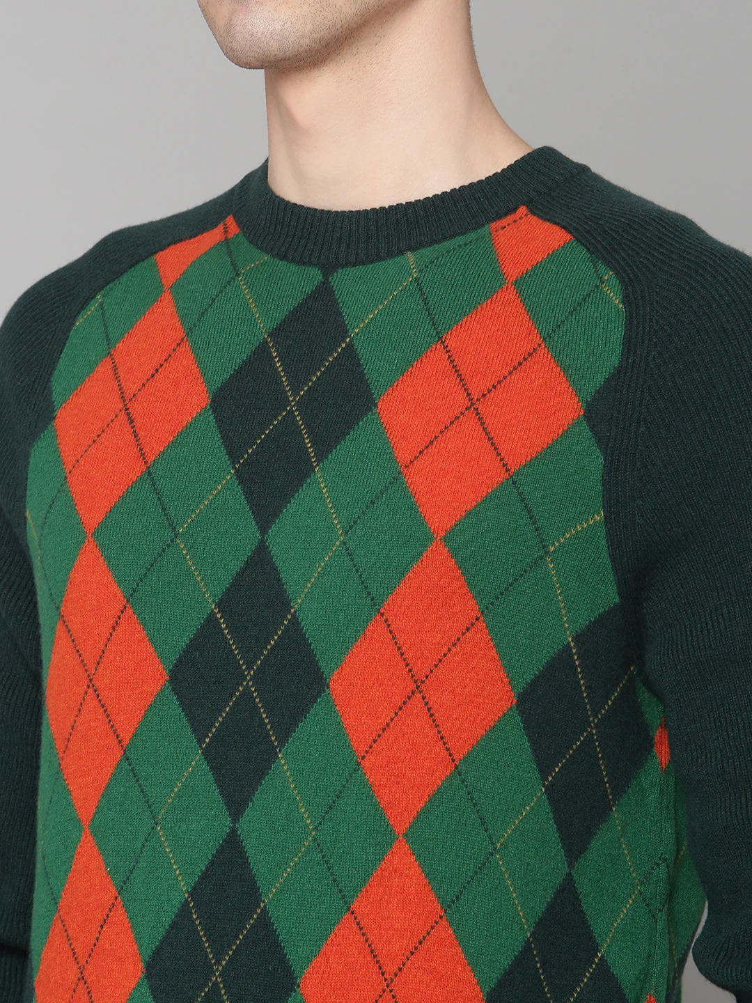 Gant Men Green Solid Round Neck Sweater - Image 7
