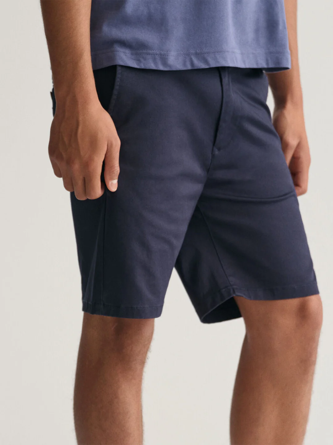 Gant Boys Navy Blue Solid Mid-rise Regular Fit Chino Shorts - Image 4