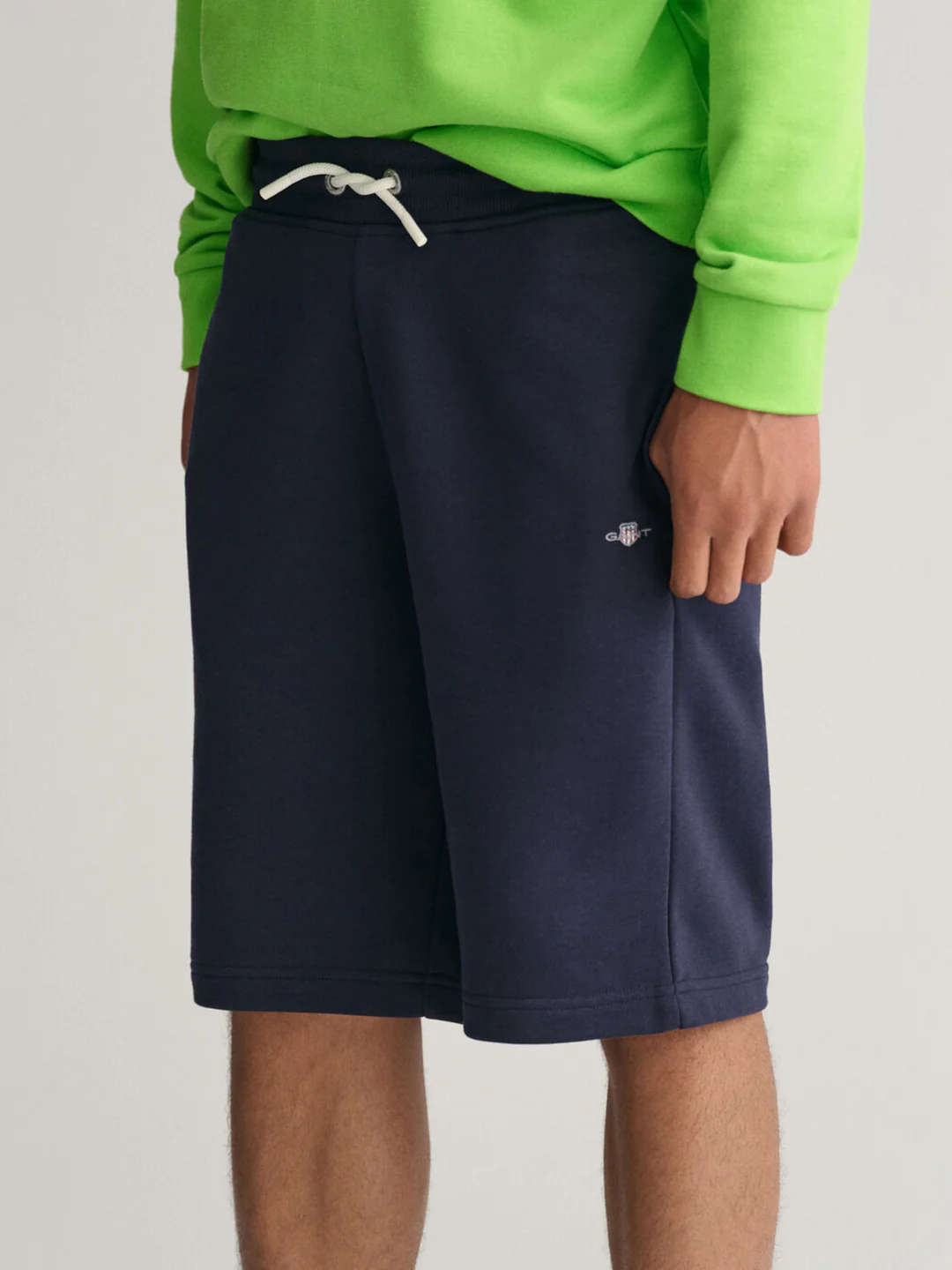 Gant Boys Navy Blue Solid Mid-rise Regular Fit Regular Shorts - Image 5
