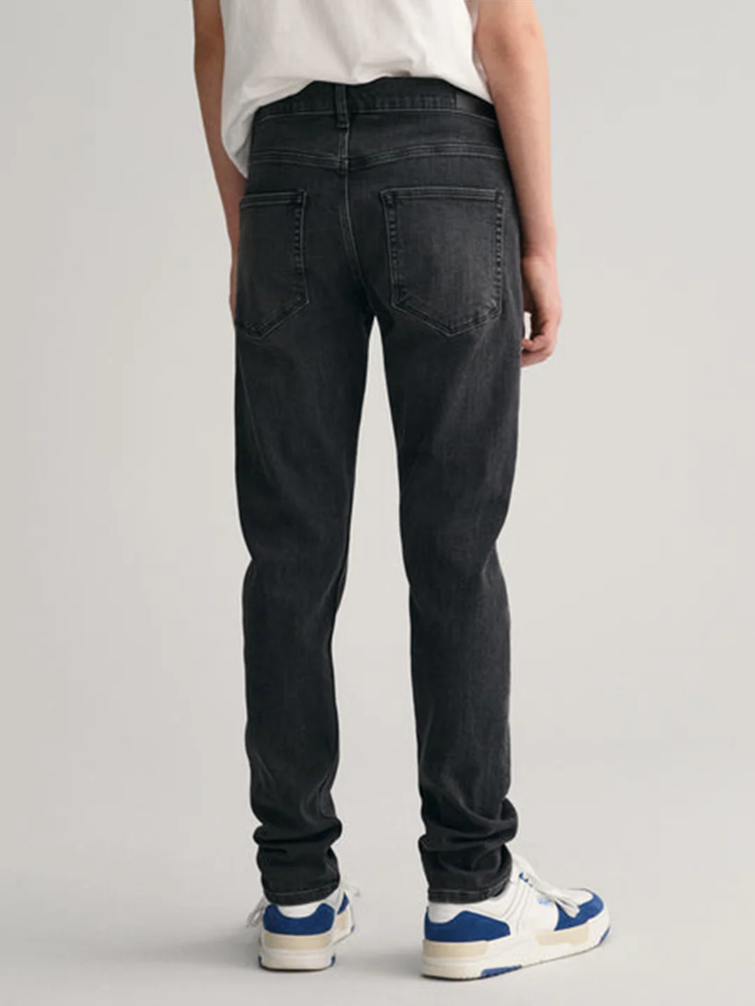 Gant Boys Black Washed Mid-Rise Slim Fit Jeans - Image 2