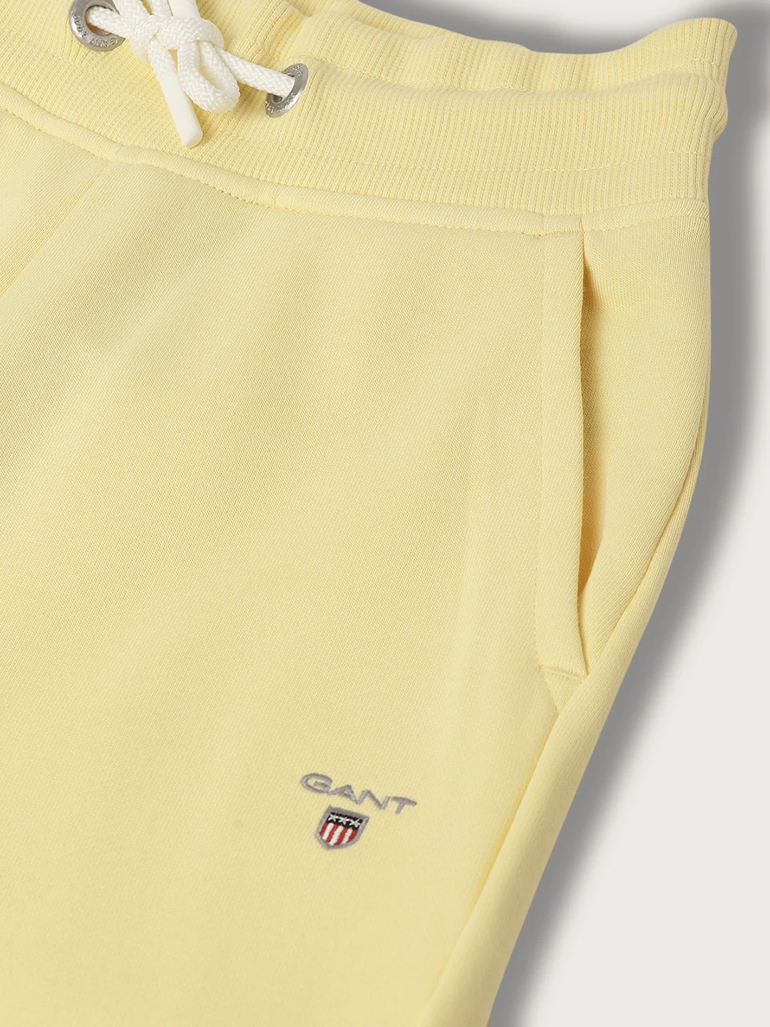 Gant Boys Solid Mid-Rise Shorts - Image 4