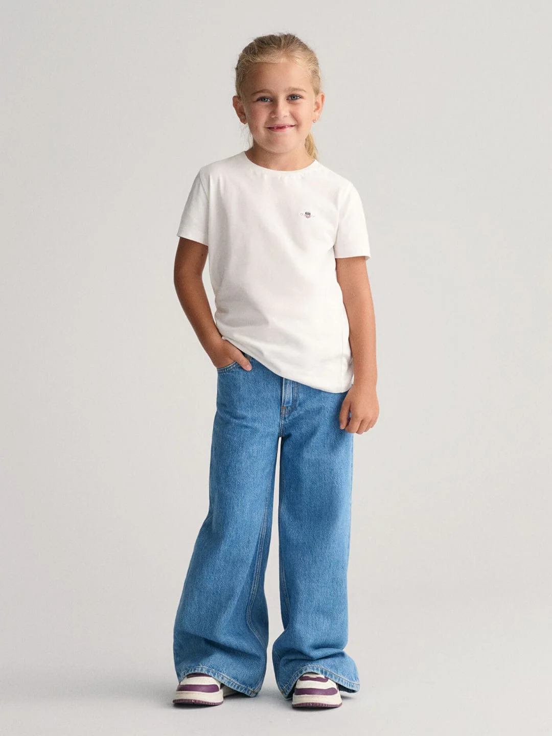 Gant Kids White Solid Round Neck Tshirt - Image 4