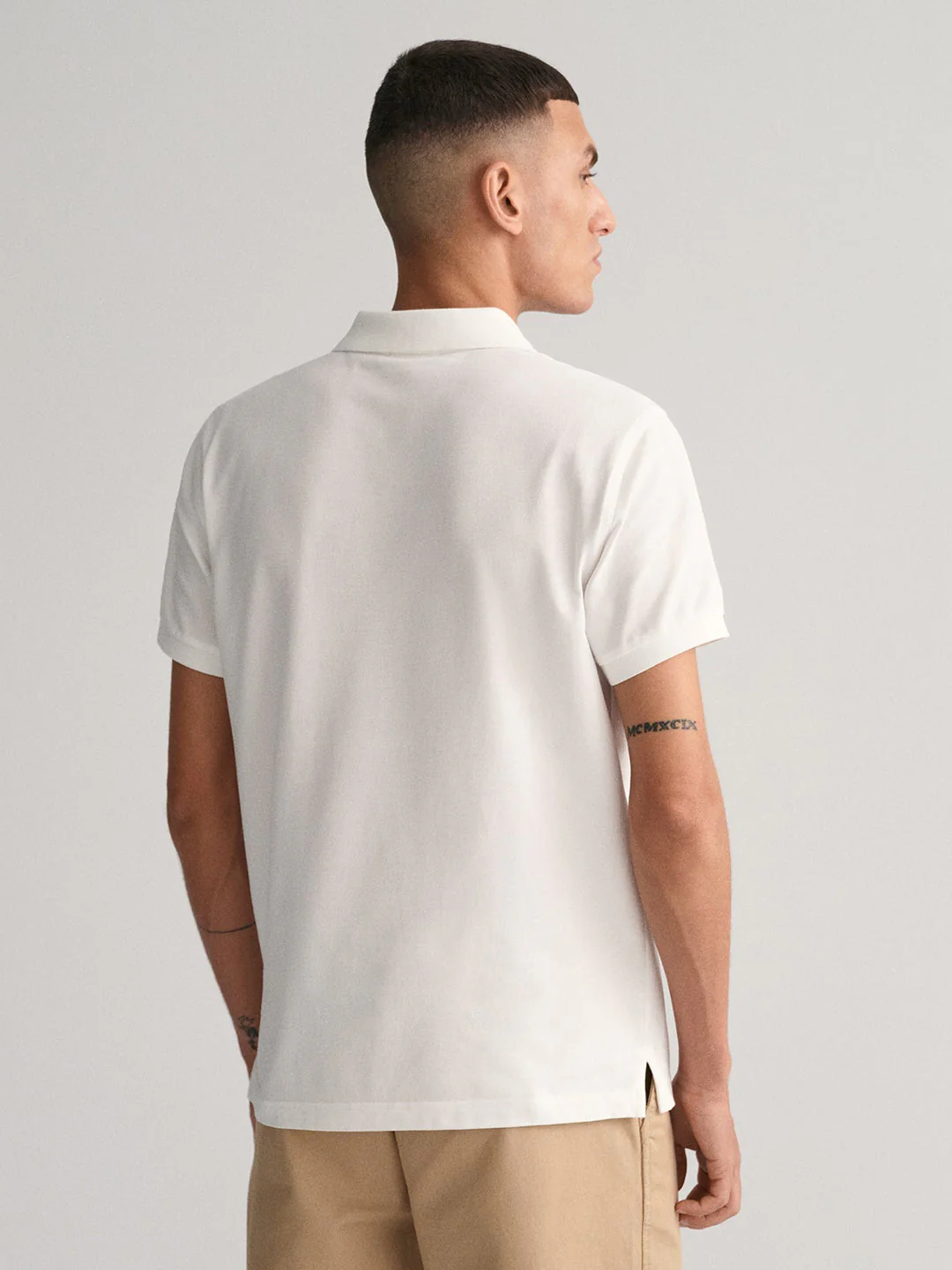 Gant Men White Solid Polo Collar Short Sleeves Tshirt - Image 2