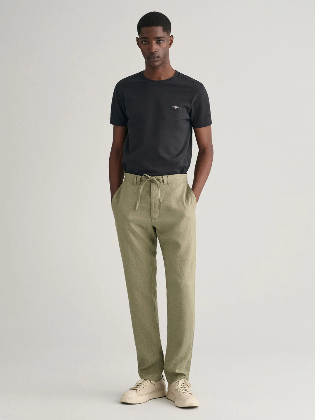 Gant Men Brown Relaxed Fit Solid Linen Trouser - Image 3