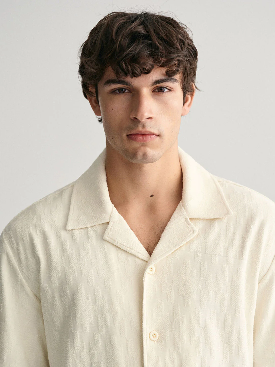 Gant Men Cream Solid Resort Collar Short Sleeves Shirt - Image 3
