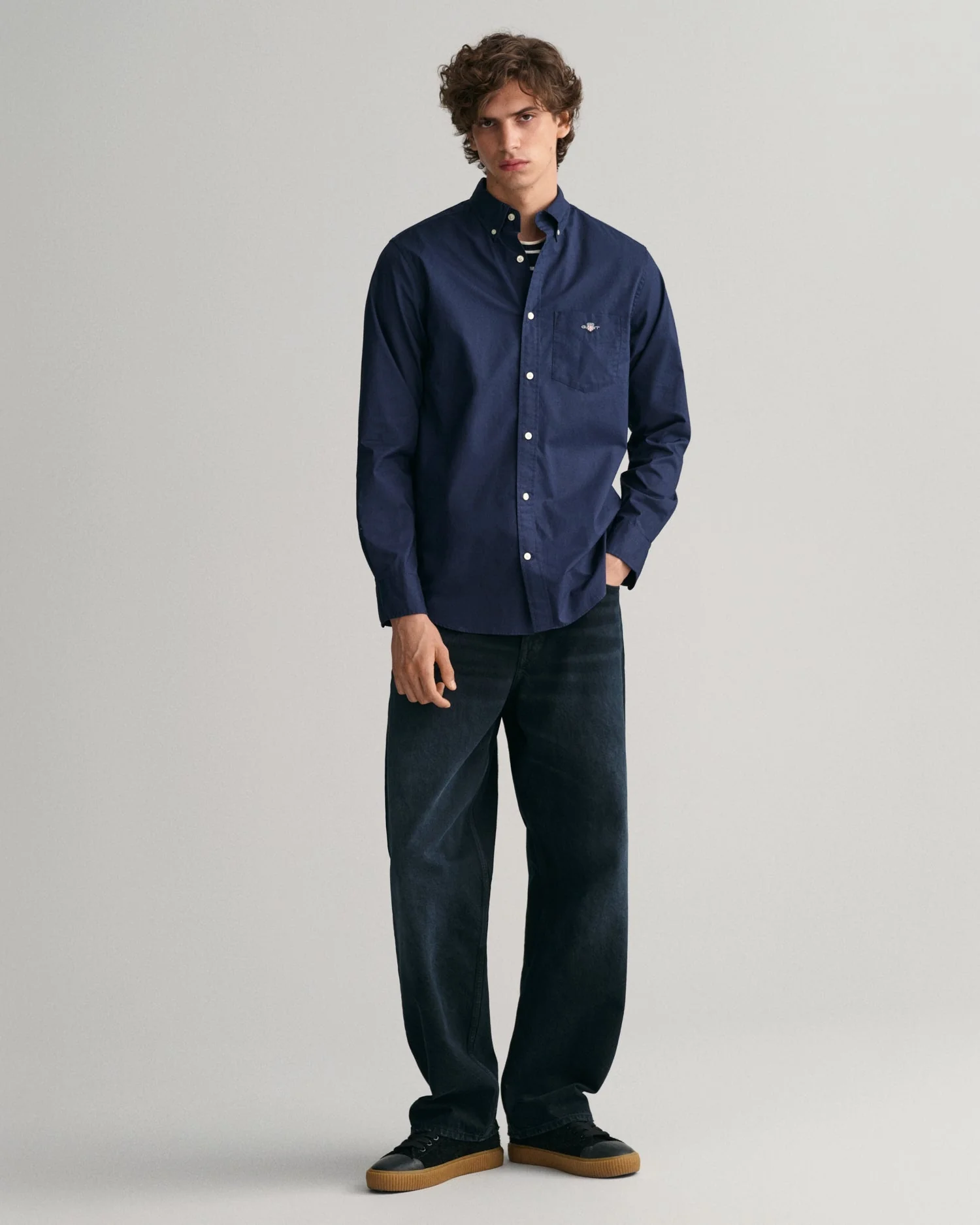 Gant Men Navy Blue Solid Button-down Collar Full Sleeves Shirt - Image 3