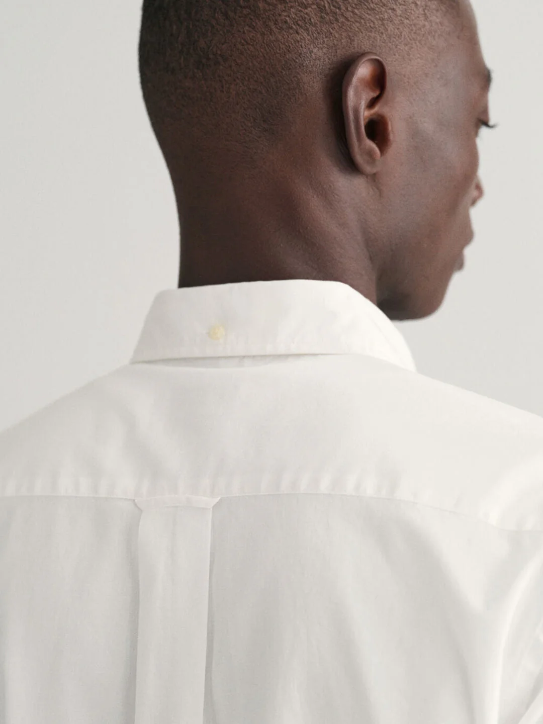 Gant Men White Solid Button Down Collar Short Sleeves Linen Shirt - Image 4