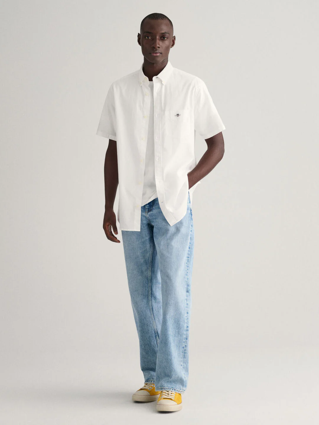 Gant Men White Solid Button Down Collar Short Sleeves Linen Shirt - Image 5