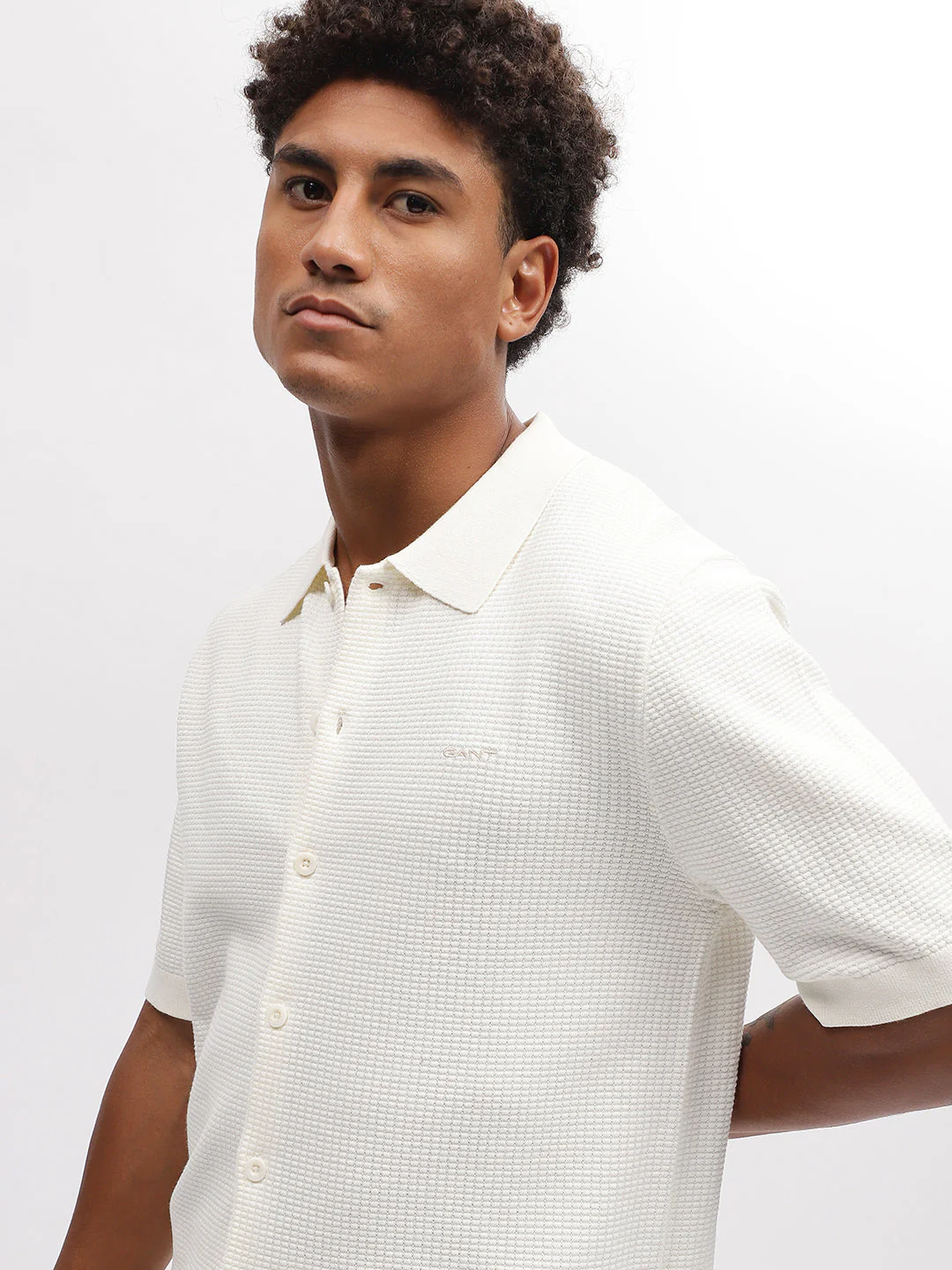 Gant Men Cream Solid Spread Collar Short Sleeves Shirt - Image 2