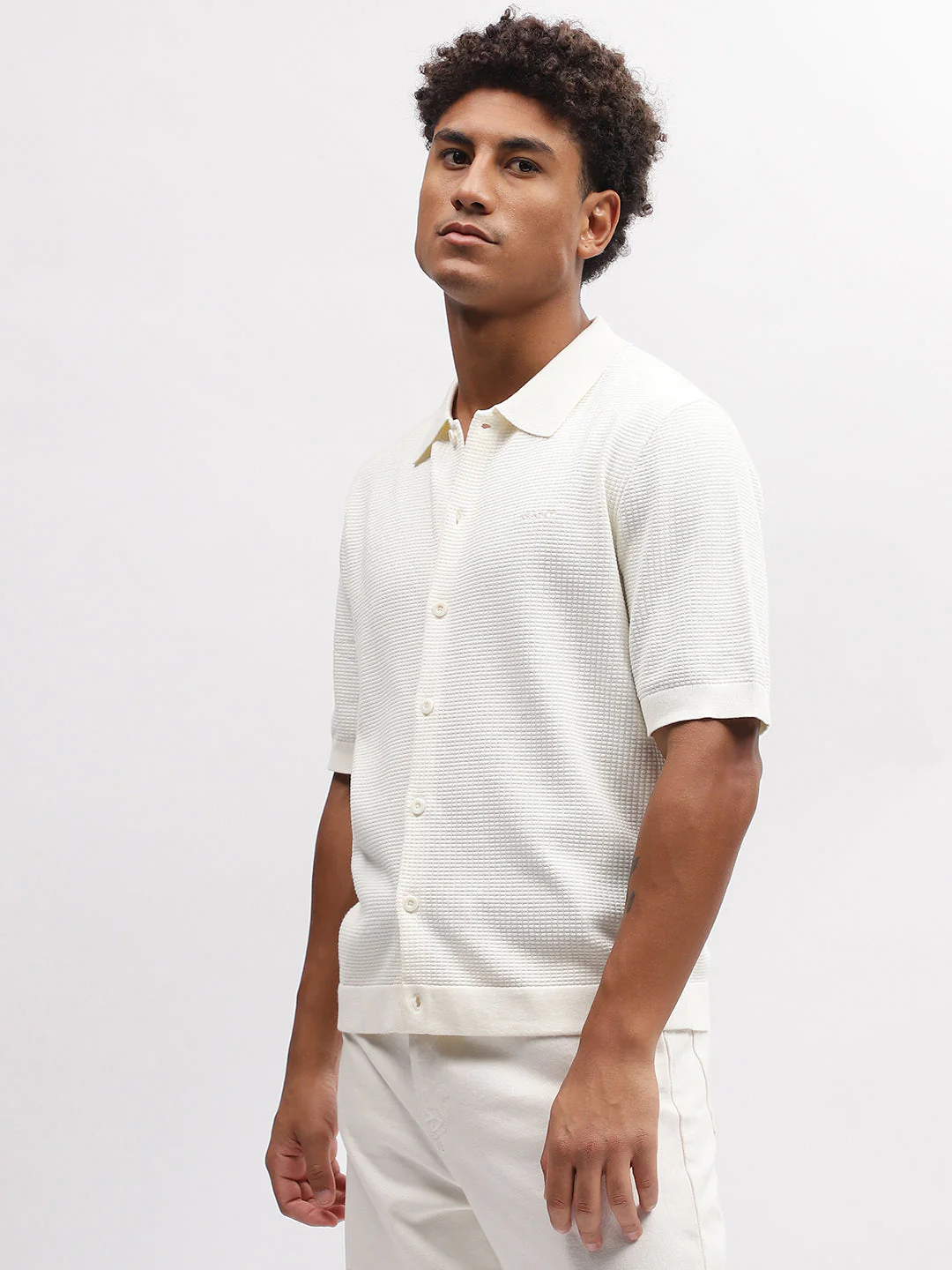 Gant Men Cream Solid Spread Collar Short Sleeves Shirt - Image 3