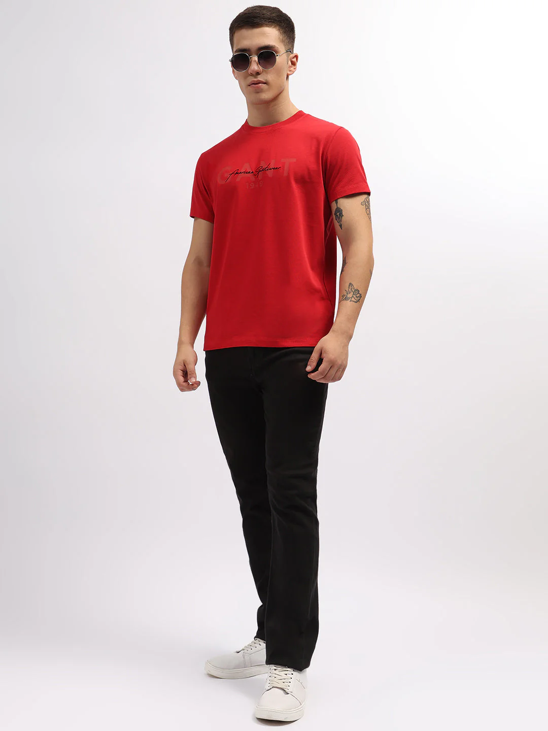 Gant Men Red Solid Round Neck Short Sleeves Tshirt - Image 5