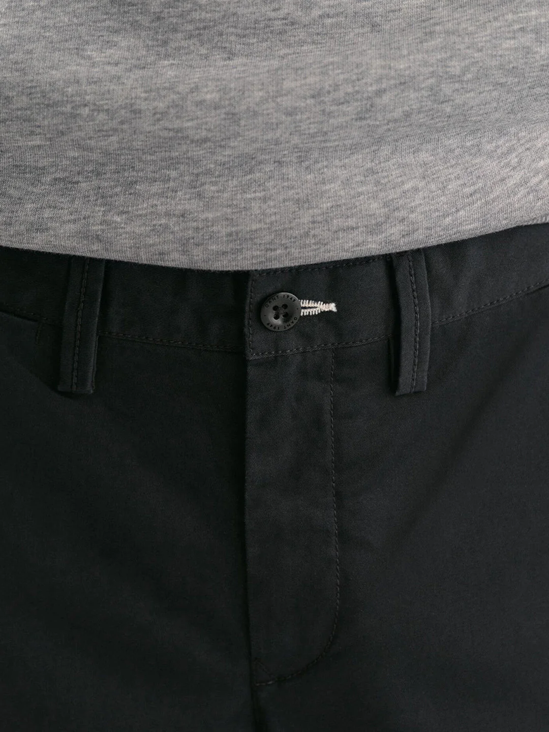 Gant Men Black Solid Slim Fit Flat-Front Chinos - Image 5