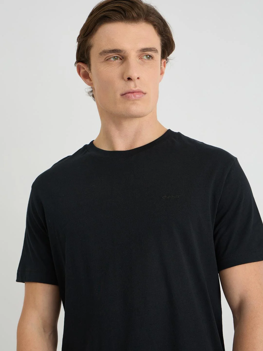 Gant Men Black Regular Fit Solid Crew Neck Tshirt - Image 4