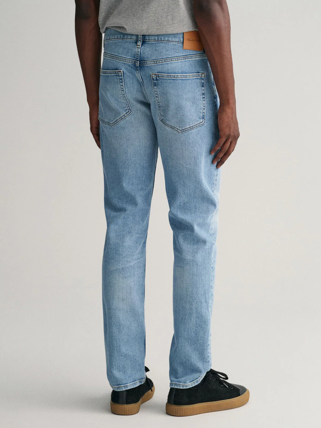 Gant Men Blue Washed Slim Fit Mid-Rise Jeans - Image 2