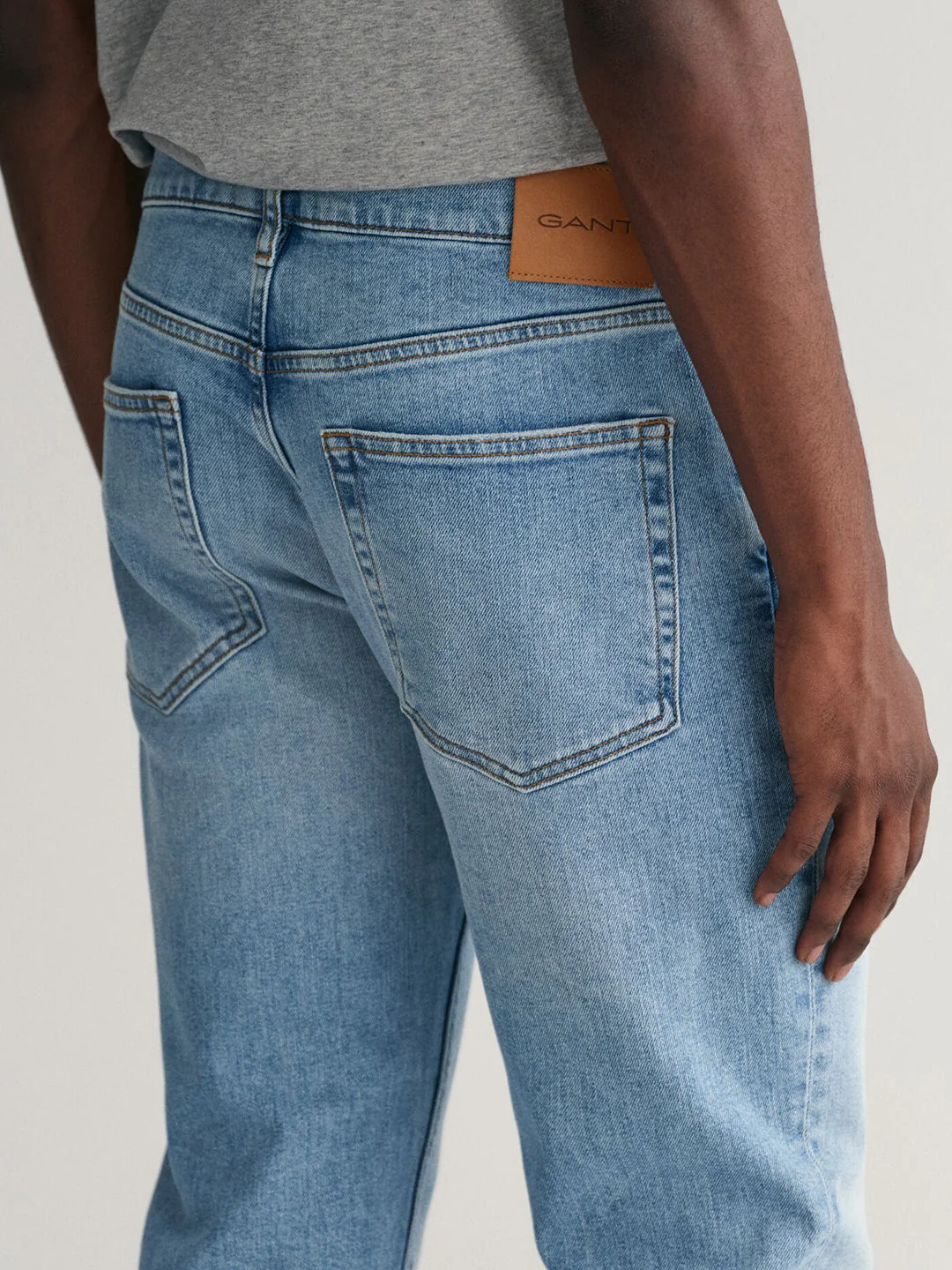 Gant Men Blue Washed Slim Fit Mid-Rise Jeans - Image 3