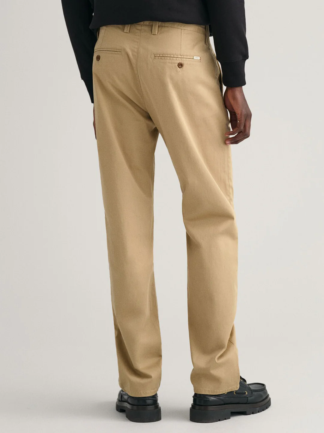 Gant Men Khaki Solid Regular Fit Flat-Front Chinos - Image 2