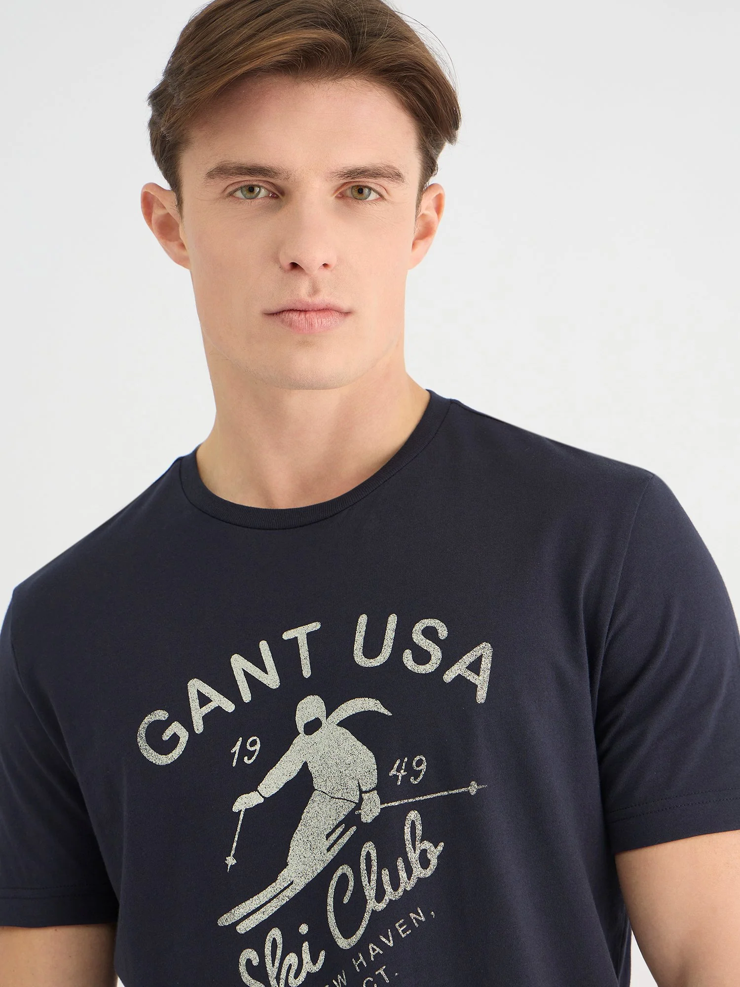 Gant Men Blue Regular Fit Solid Crew Neck Tshirt - Image 4