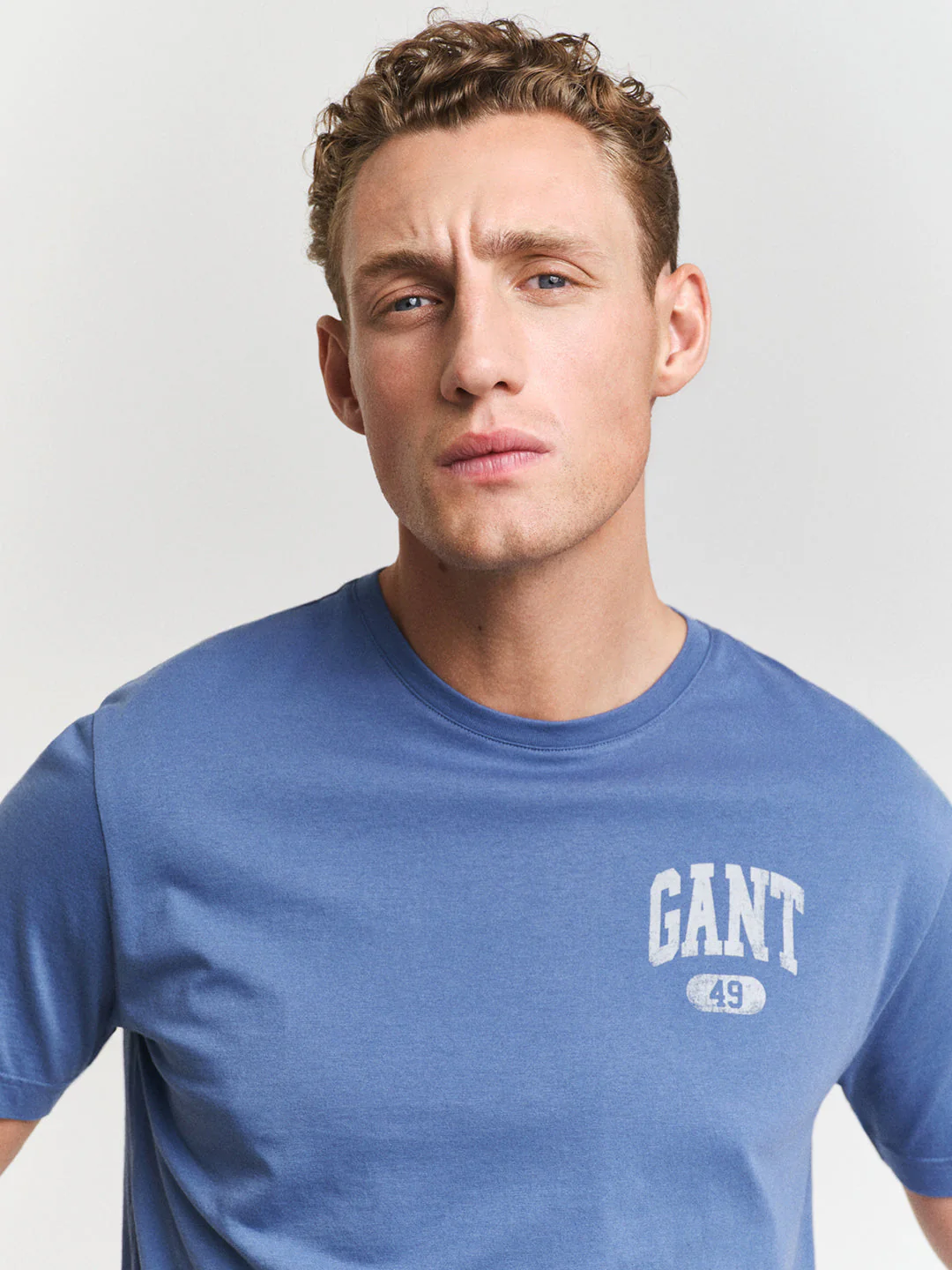 Gant Men Blue Solid Round Neck Short Sleeves Tshirt - Image 3
