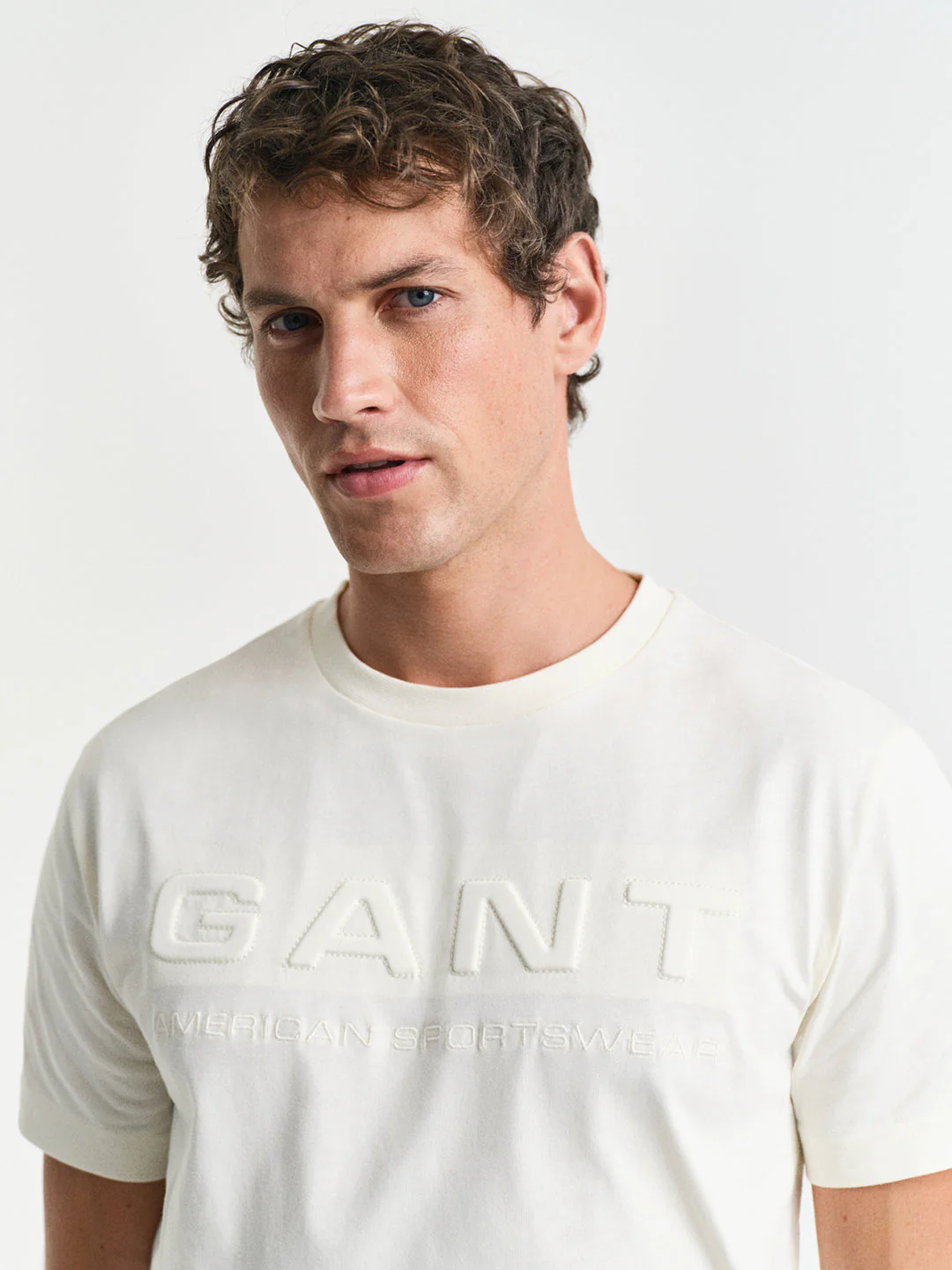 Gant Men Cream Self Design Round Neck Short Sleeves T-Shirt - Image 3