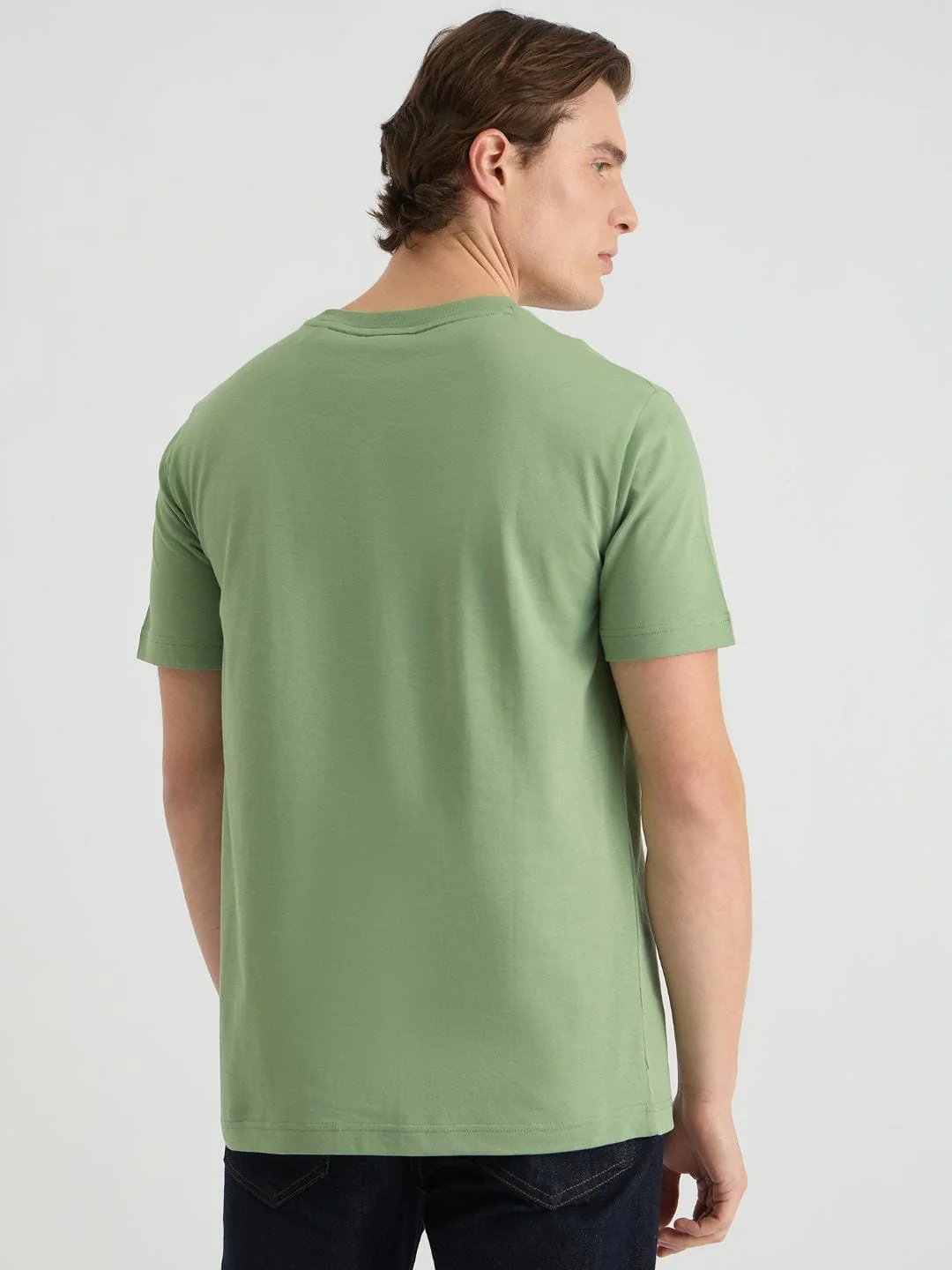 Gant Men Green Regular Fit Solid Crew Neck Tshirt - Image 3