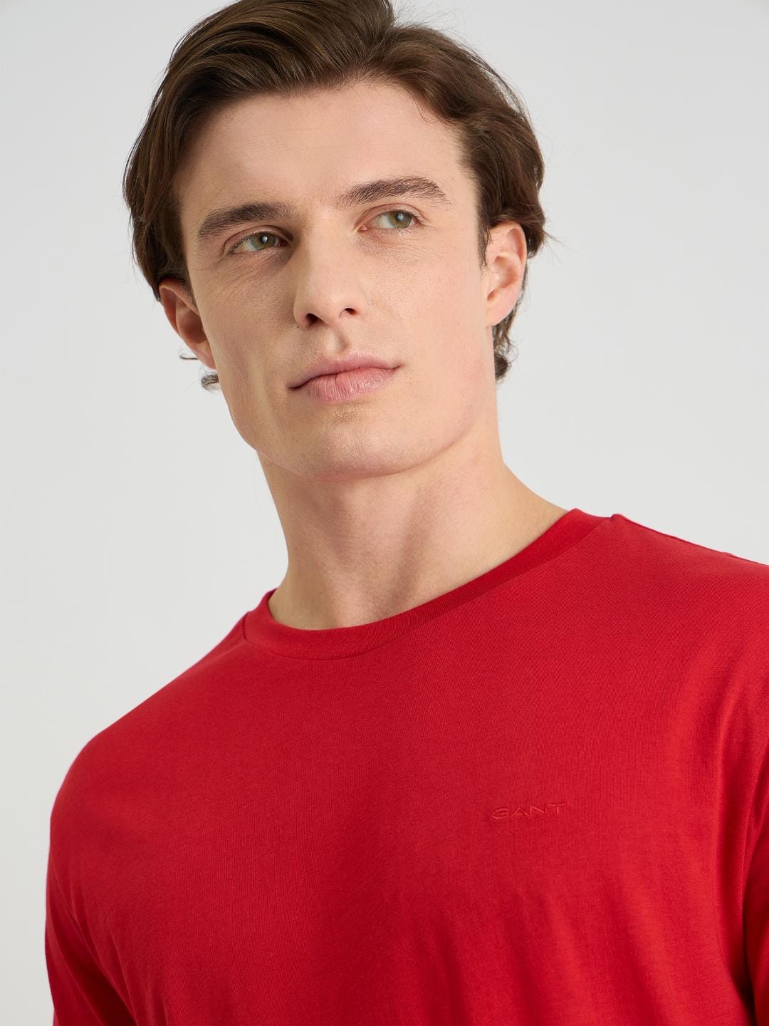 Gant Men Red Regular Fit Solid Crew Neck Tshirt - Image 4