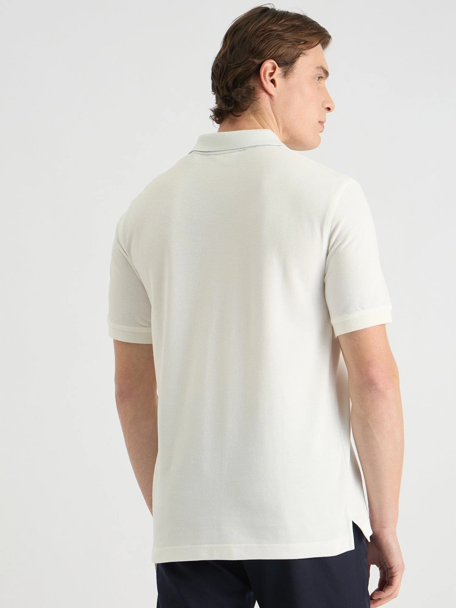 Gant Men White Regular Fit Solid Polo Tshirt - Image 3