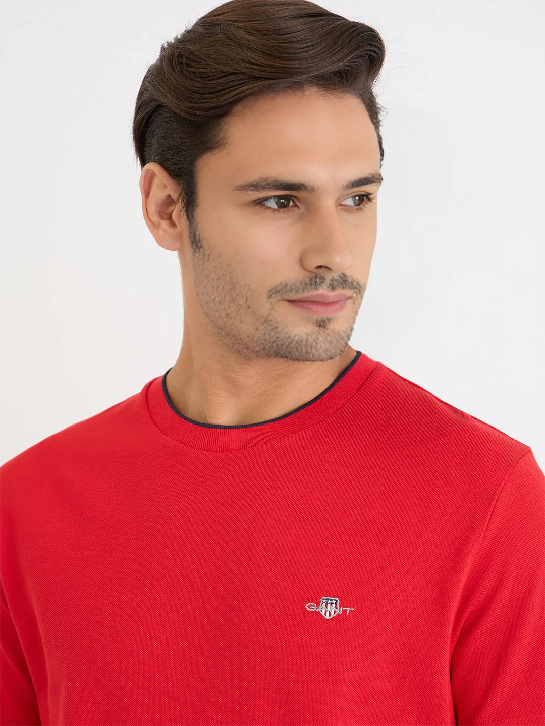 Gant Men Red Solid Round Neck Tshirt - Image 4