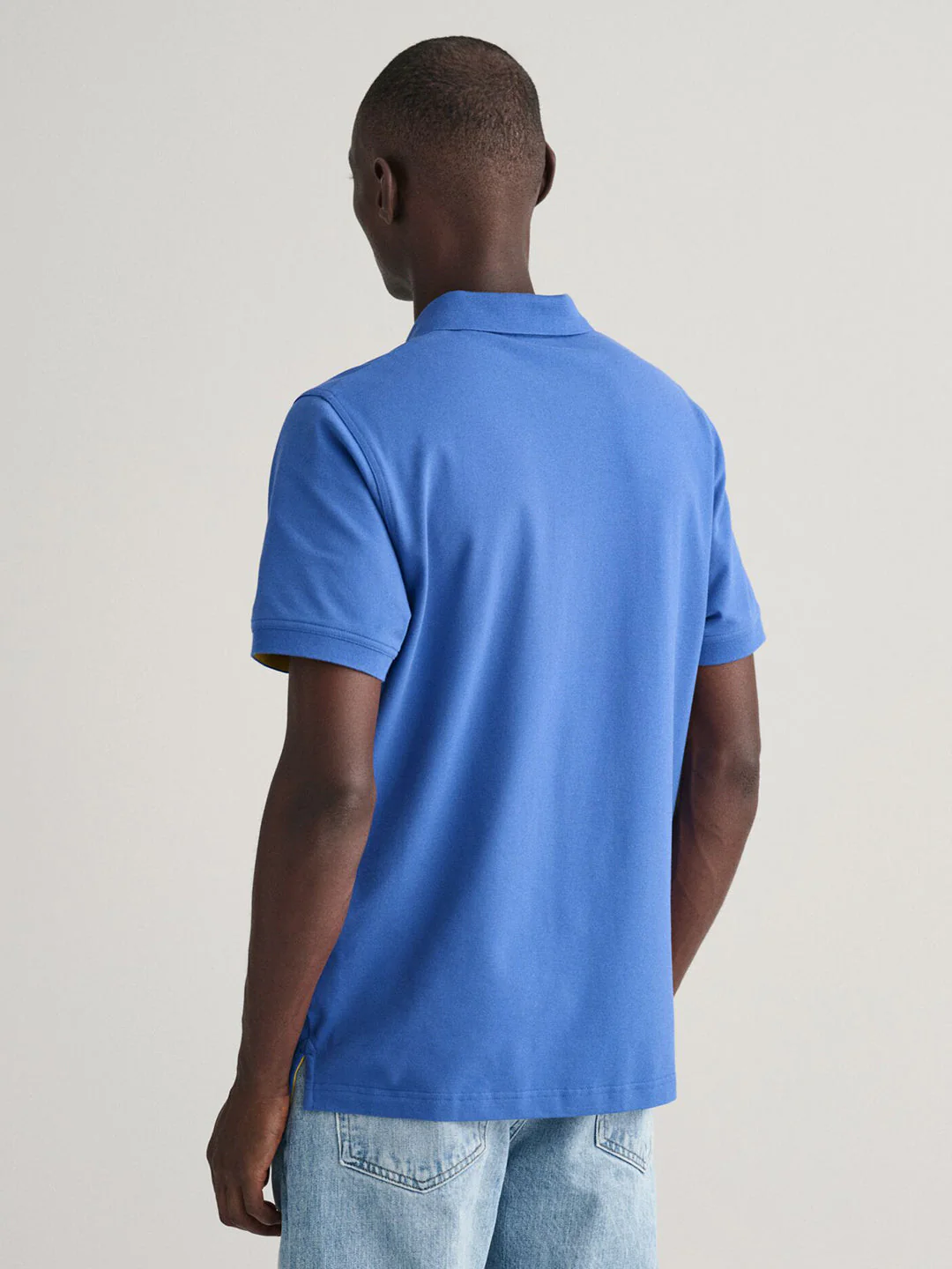 Gant Men Blue Solid Collared Short Sleeves Polo Tshirt - Image 2