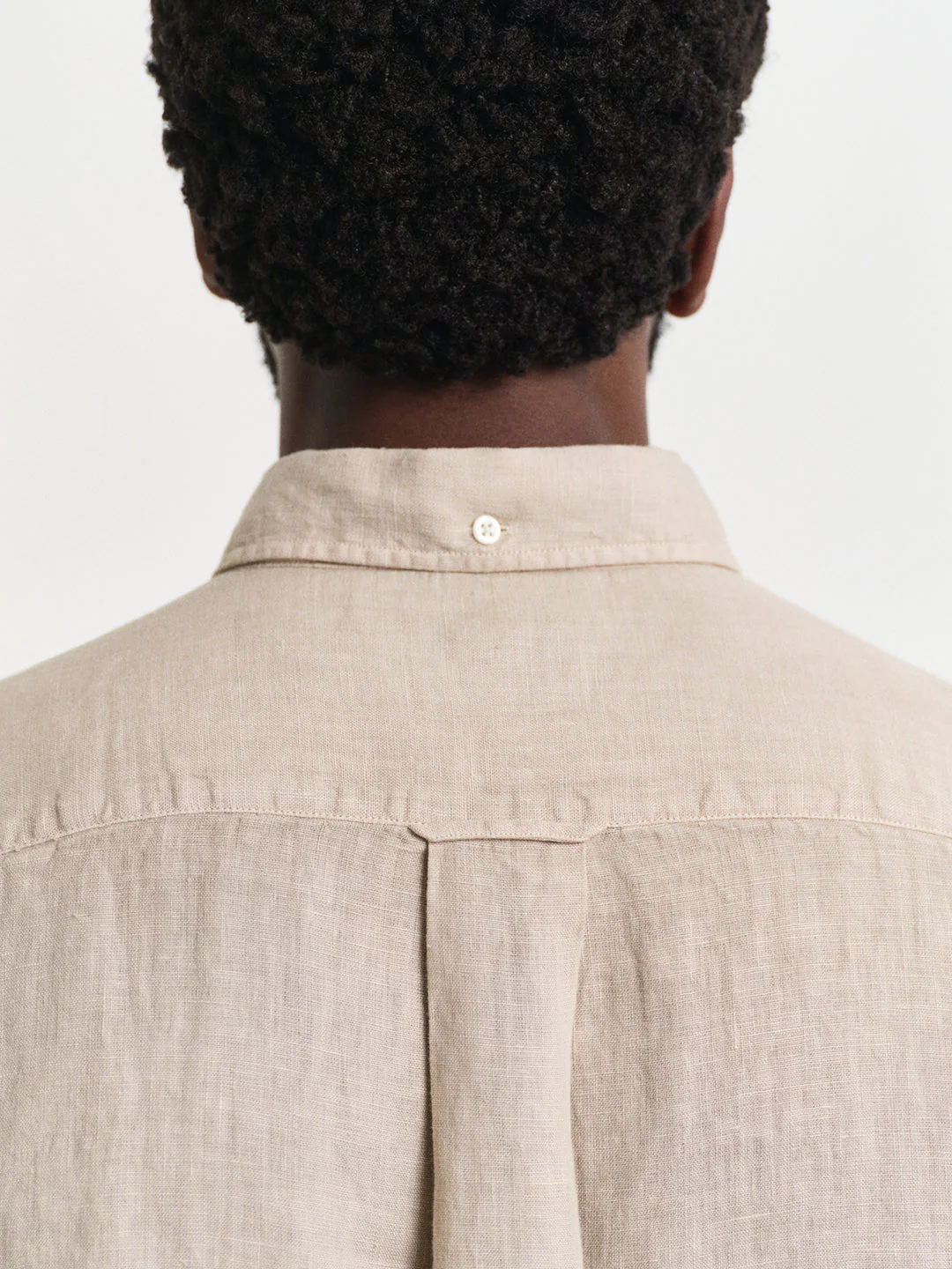 Gant Men Beige Regular Fit Solid Linen Shirt - Image 4