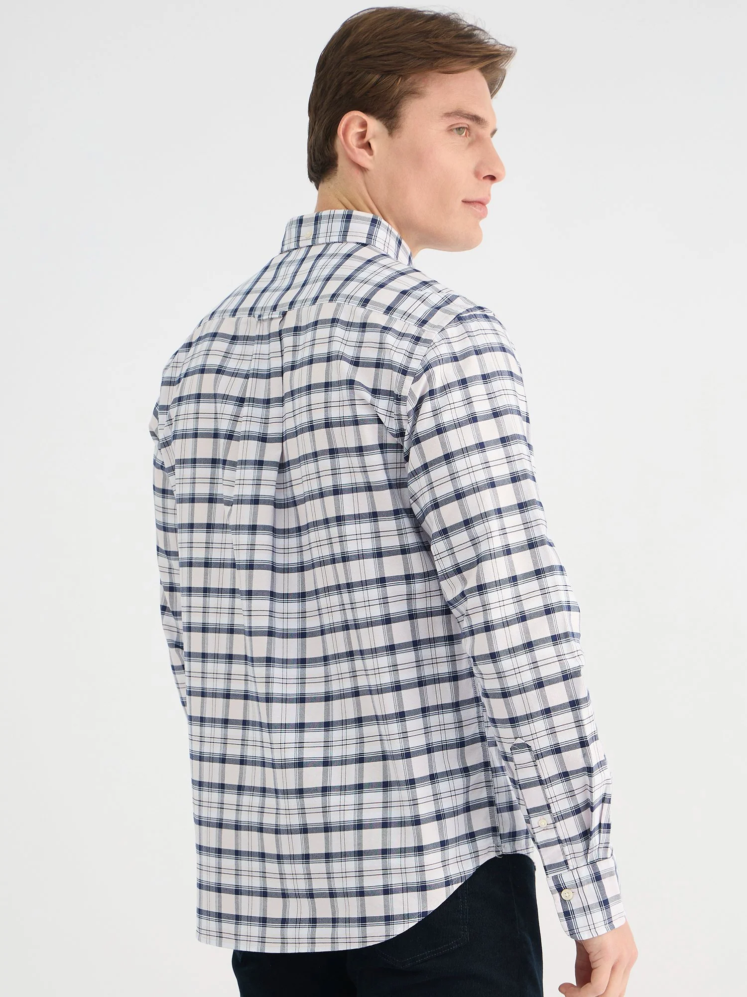 Gant Men Pink Regular Fit Checked Shirt - Image 3