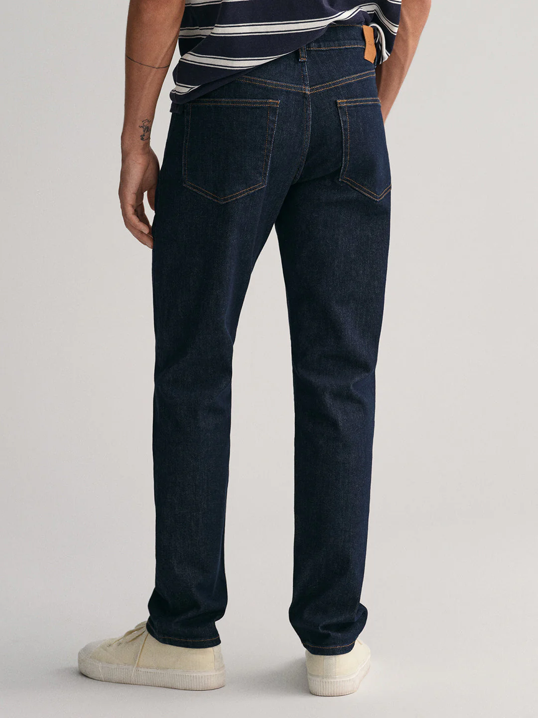 Gant Men Solid Slim Fit Jeans - Image 2