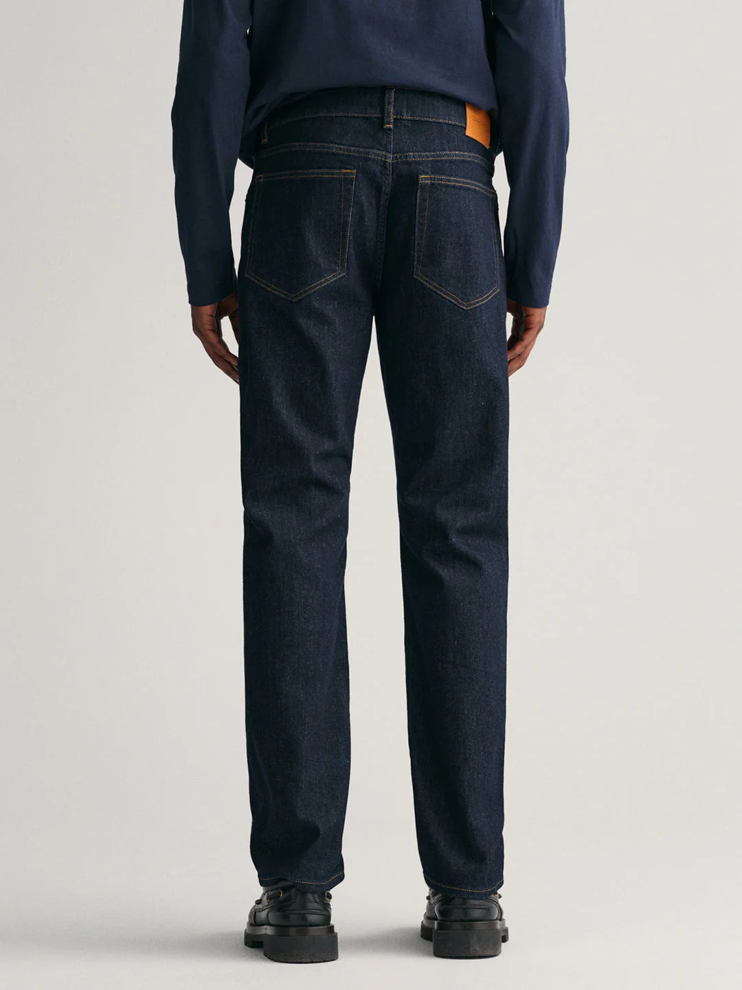 Gant Men Solid Regular Fit Jeans - Image 4
