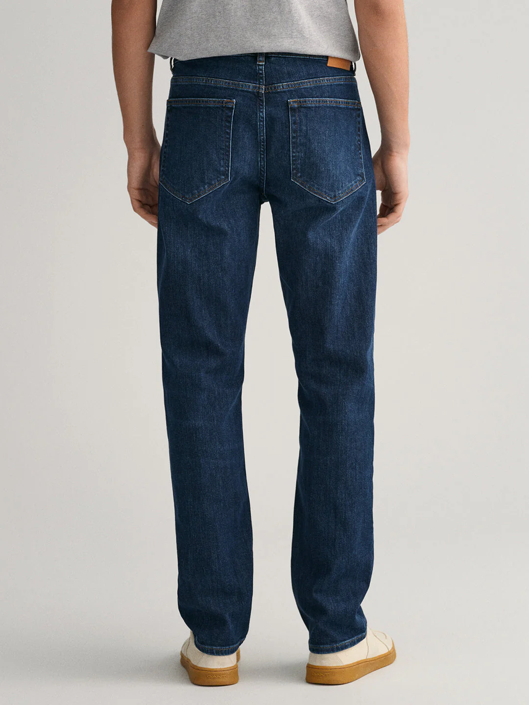 Gant Men Solid Regular Fit Jeans - Image 2