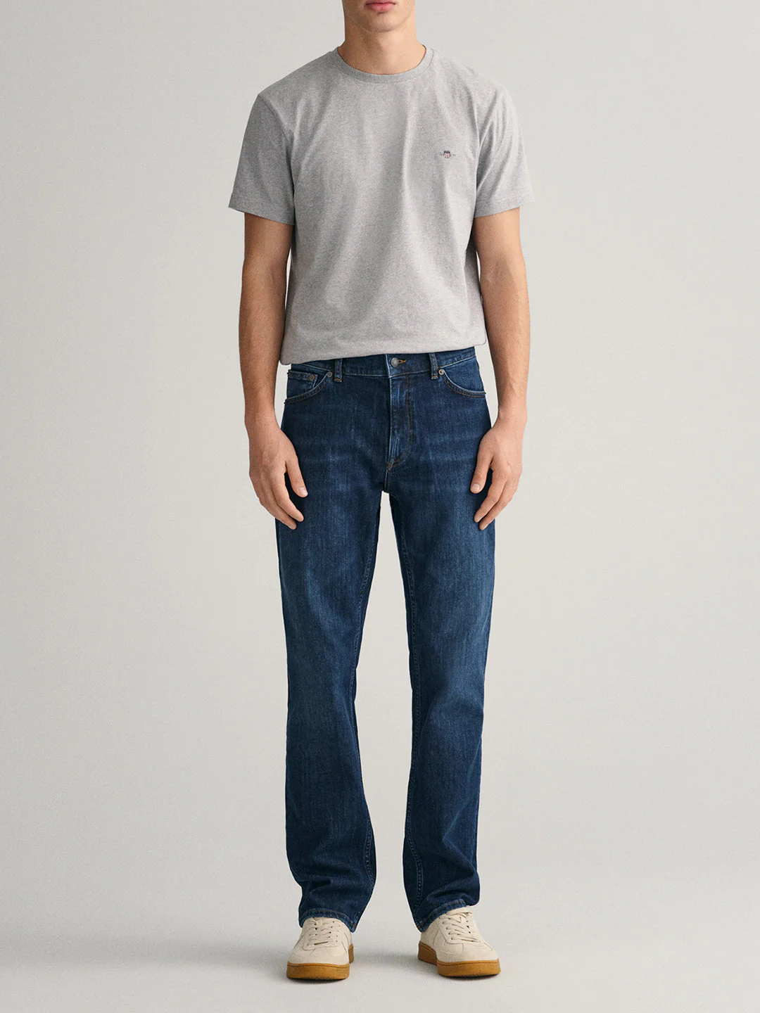 Gant Men Solid Regular Fit Jeans - Image 3