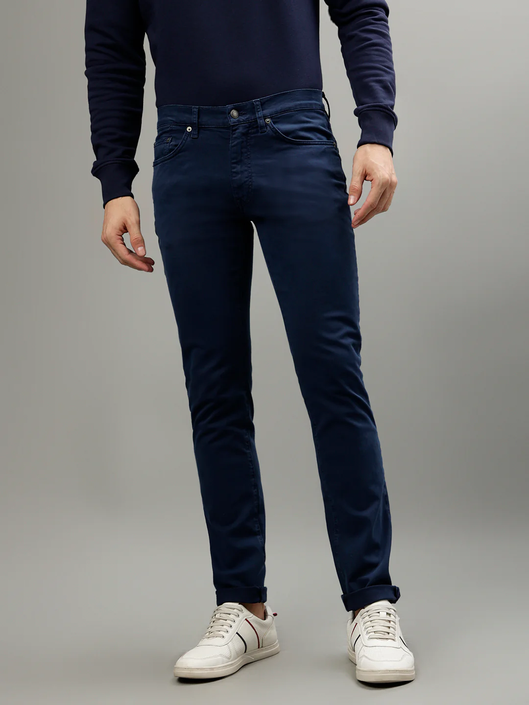 Gant Men Blue Solid Slim Fit Jeans - Image 2