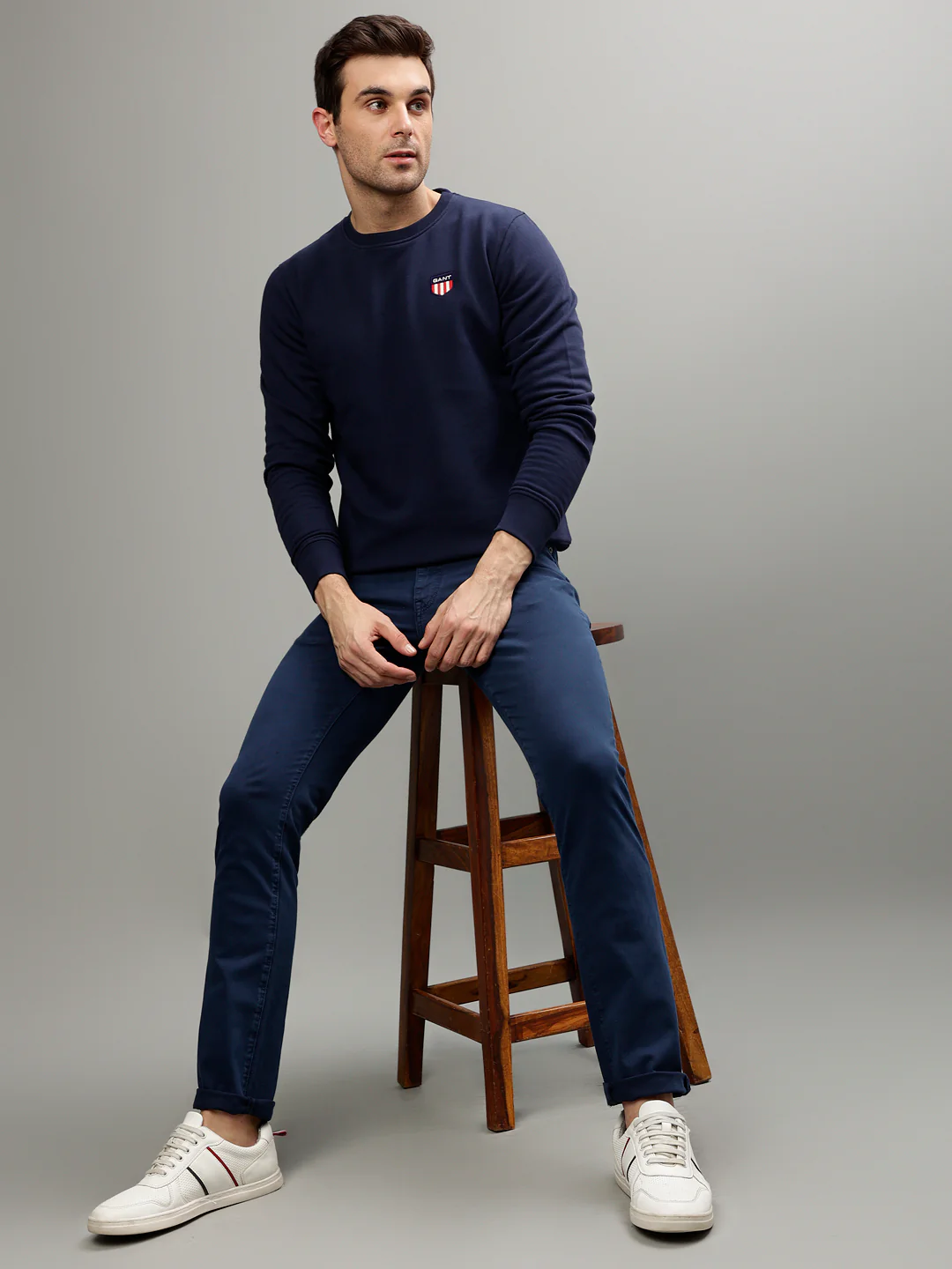 Gant Men Blue Solid Slim Fit Jeans - Image 5