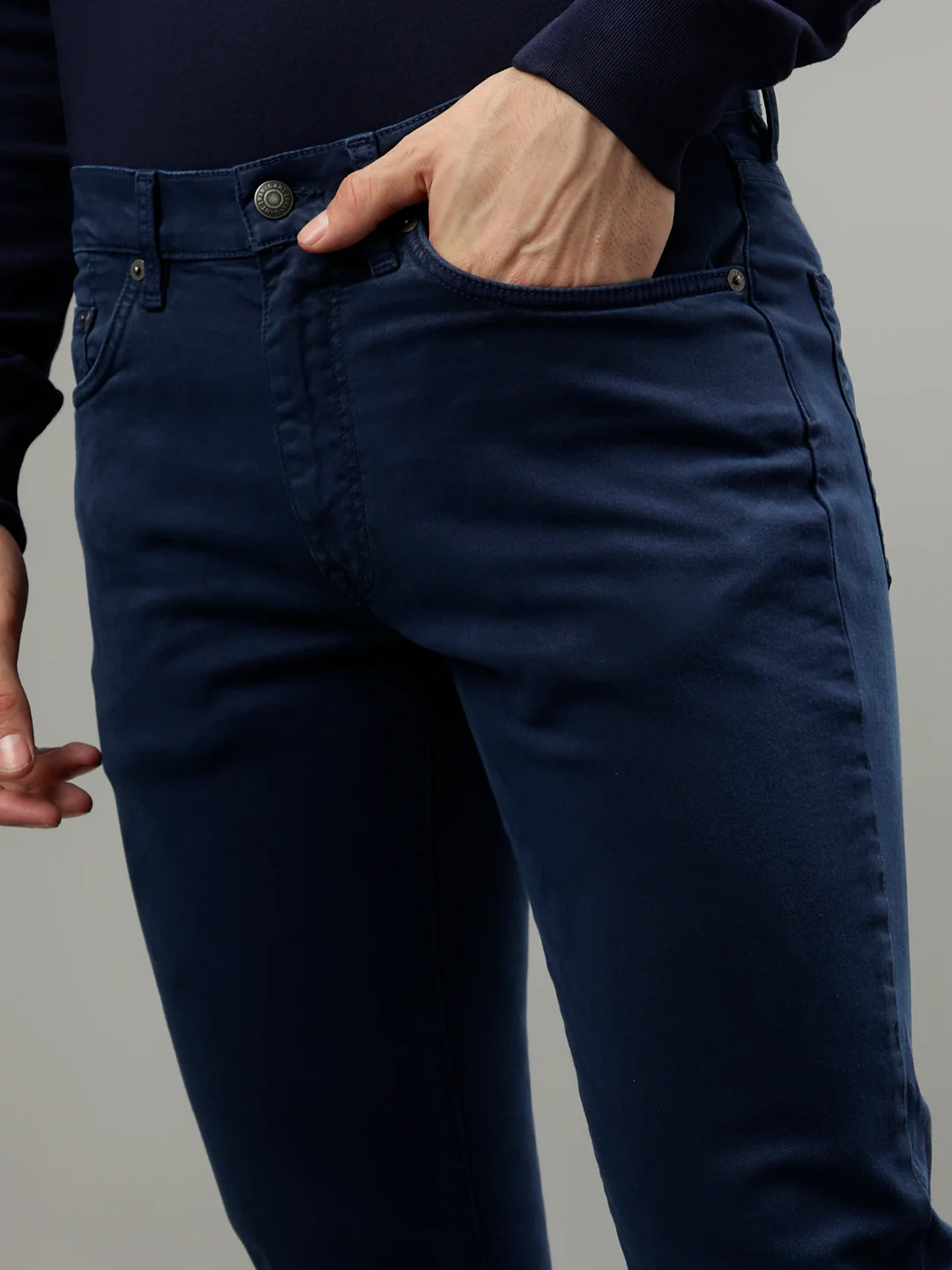 Gant Men Blue Solid Slim Fit Jeans - Image 6