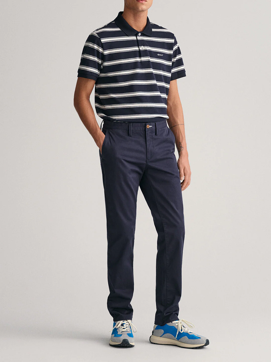 Gant Men Blue Solid Slim Fit Trouser - Image 3