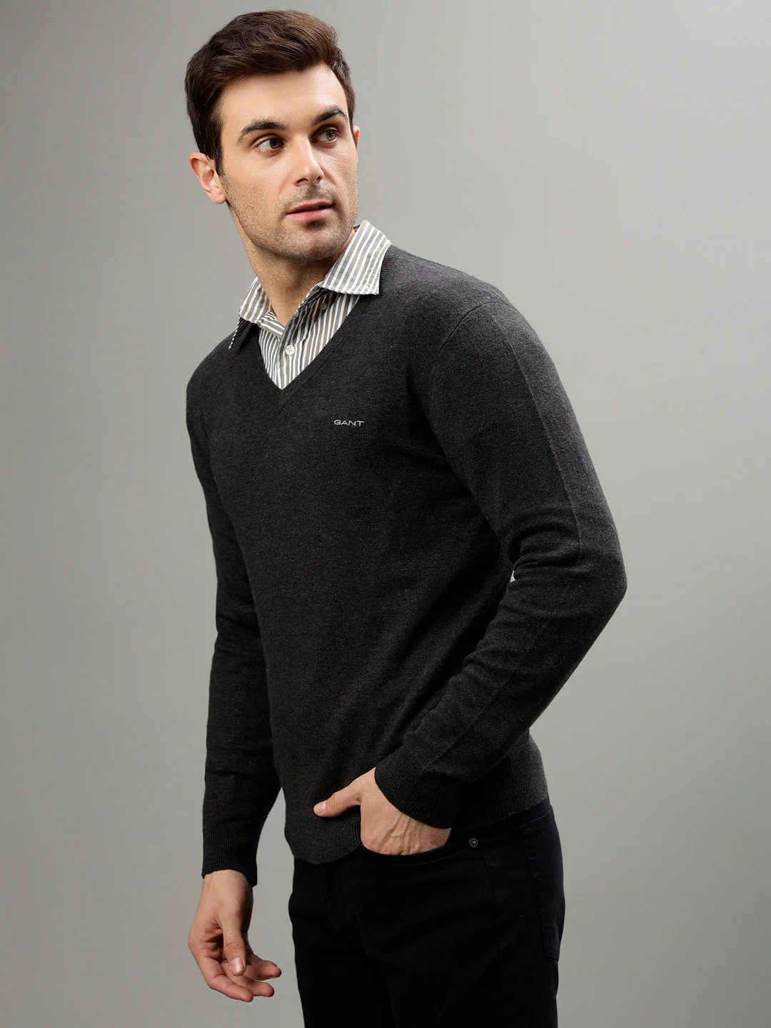 Gant Men Solid V Neck Long Sleeves Sweater - Image 3