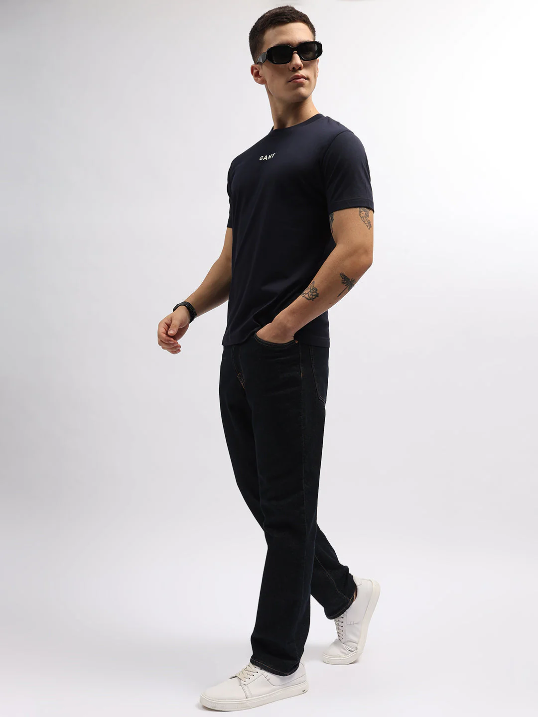 Gant Men Navy Blue Solid Round Neck Short Sleeves Tshirt - Image 5