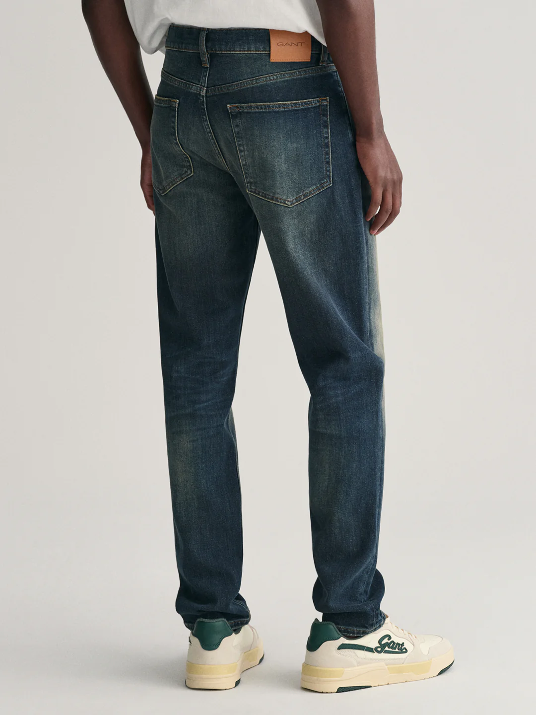 Gant Men Blue Washed Slim Fit Mid-Rise Jeans - Image 3