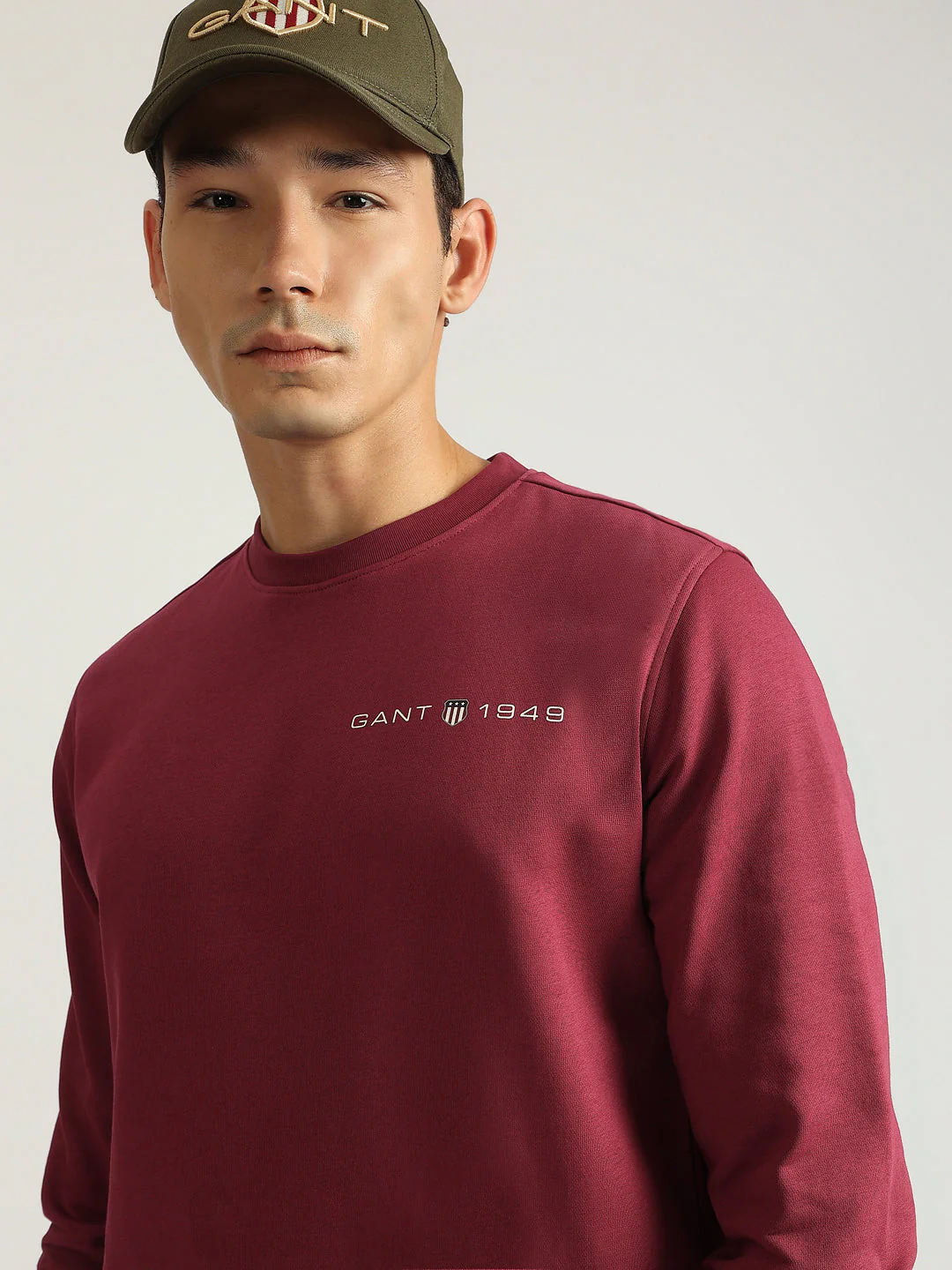 Gant Men Red Solid Round Neck Full Sleeves Pullover Style Sweatshirt - Image 5