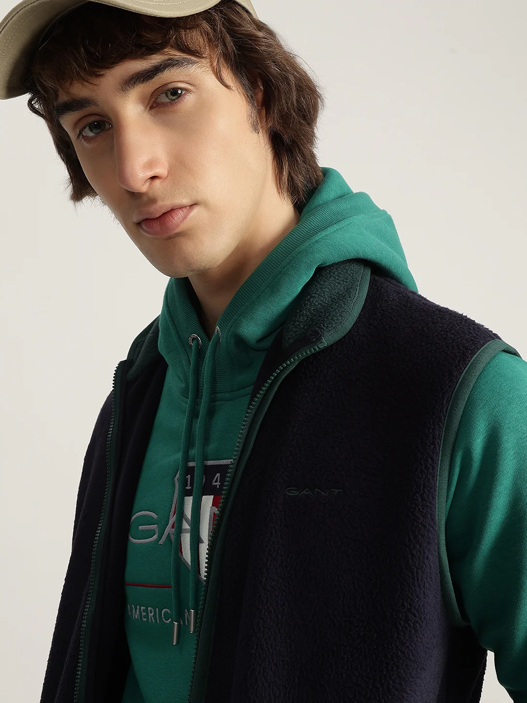 Gant Men Blue Solid Collared Sleeveless Fleece Jacket - Image 4