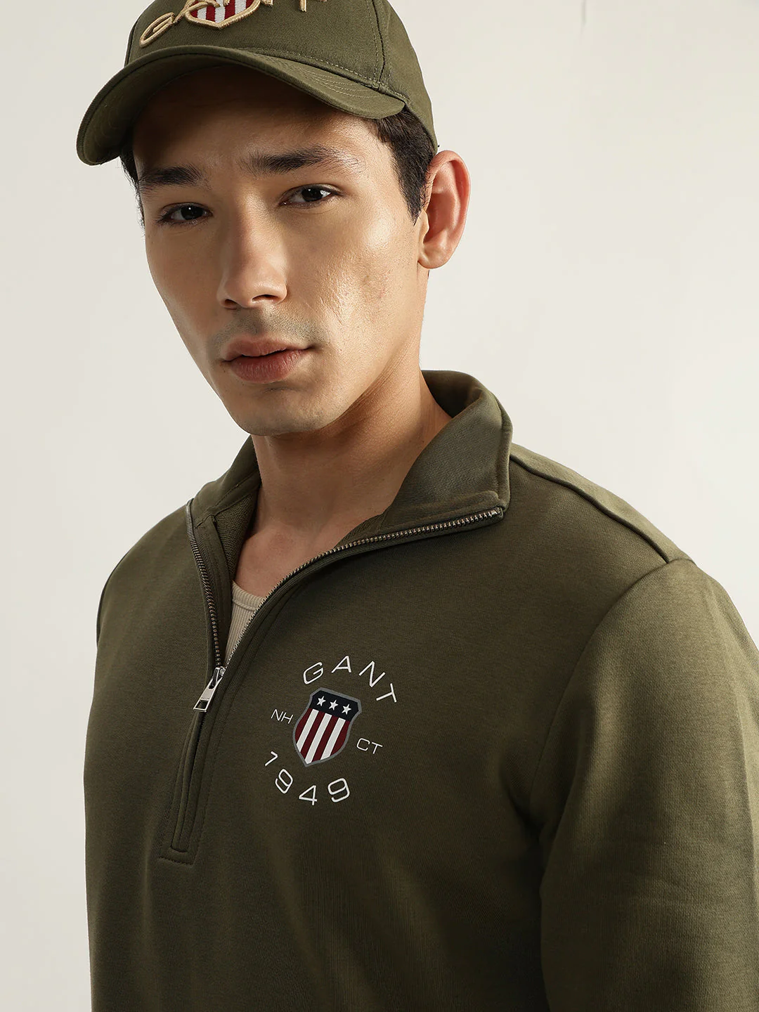 Gant Men Green Solid Collared Full Sleeves Pullover Style Sweatshirt - Image 4