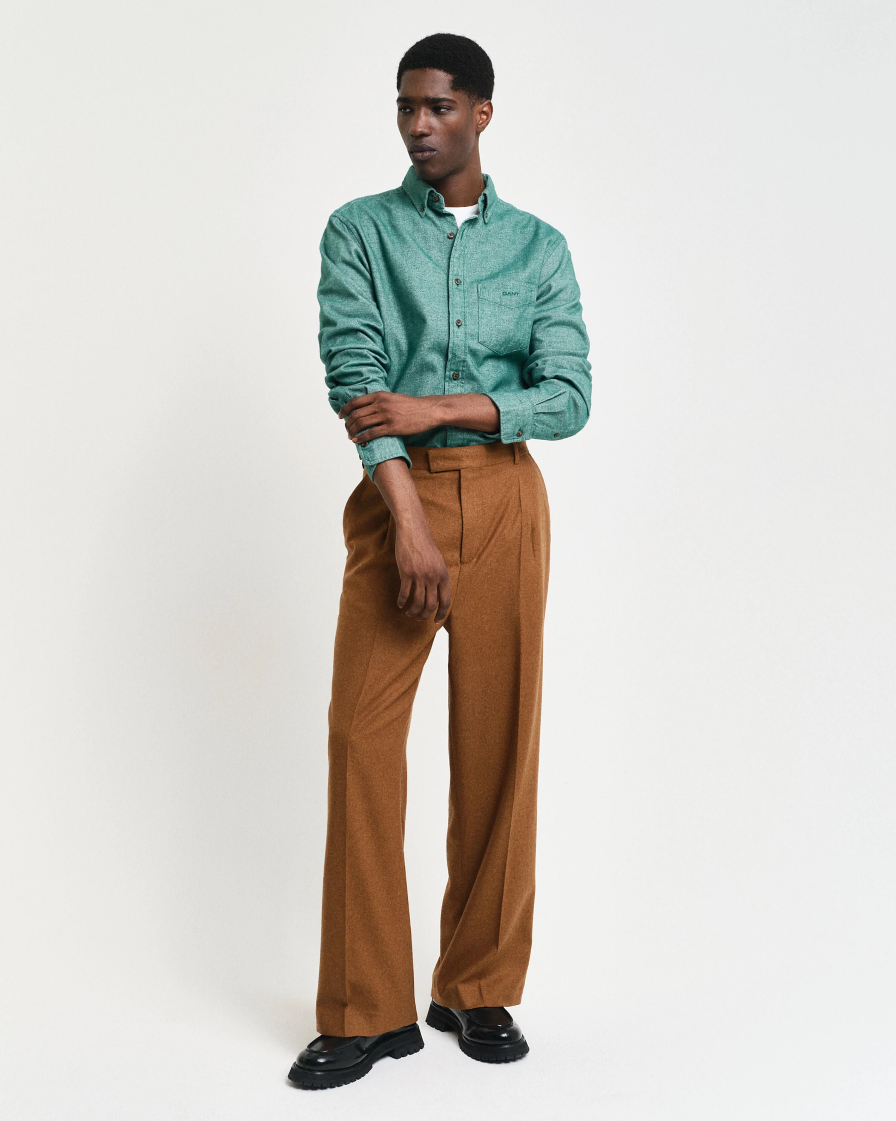 Gant Men Green Solid Spread Collar Full Sleeves Shirt - Image 3