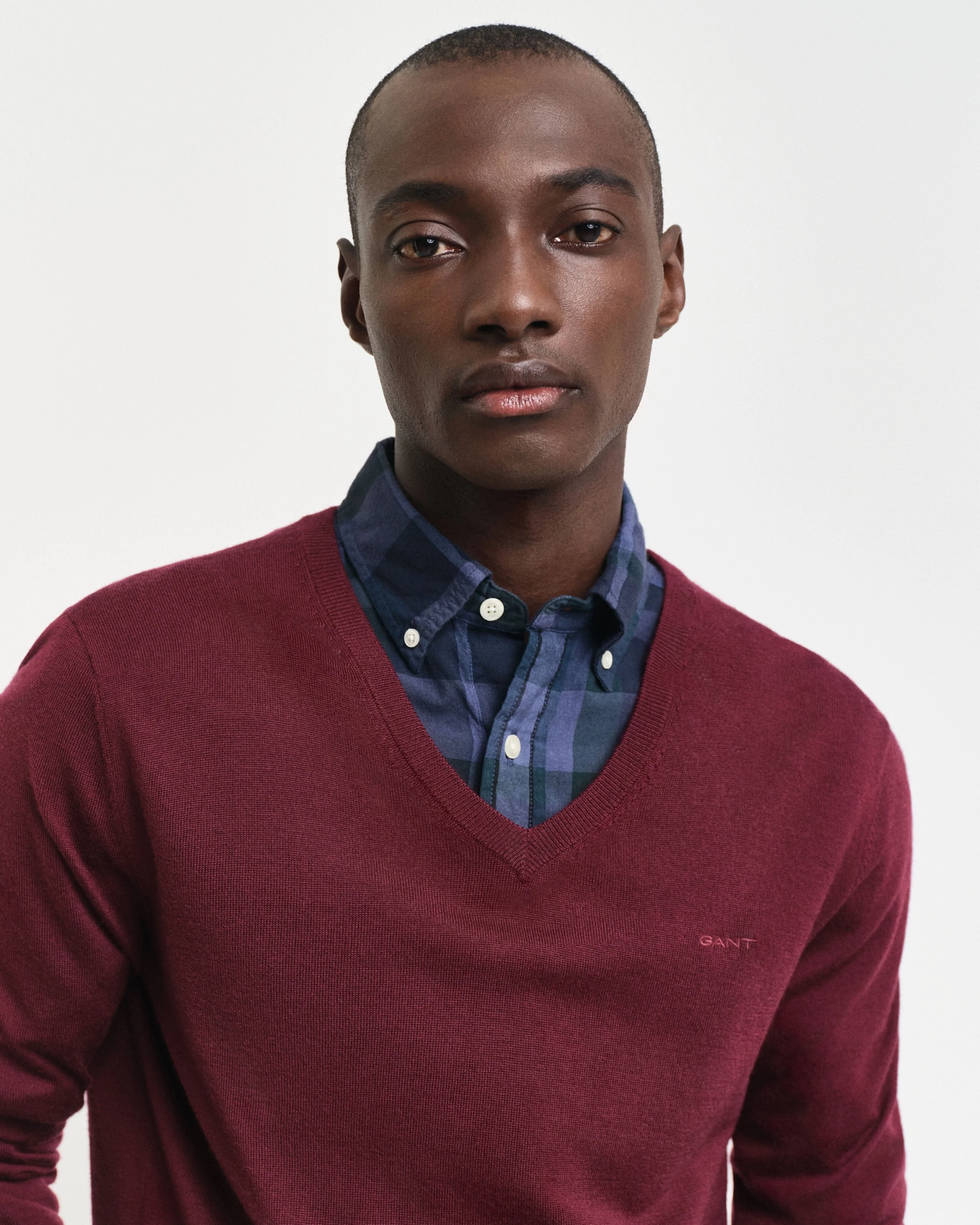 Gant Men Wine Solid V-Neck Full Sleeves Pullover Style Sweater - Image 4