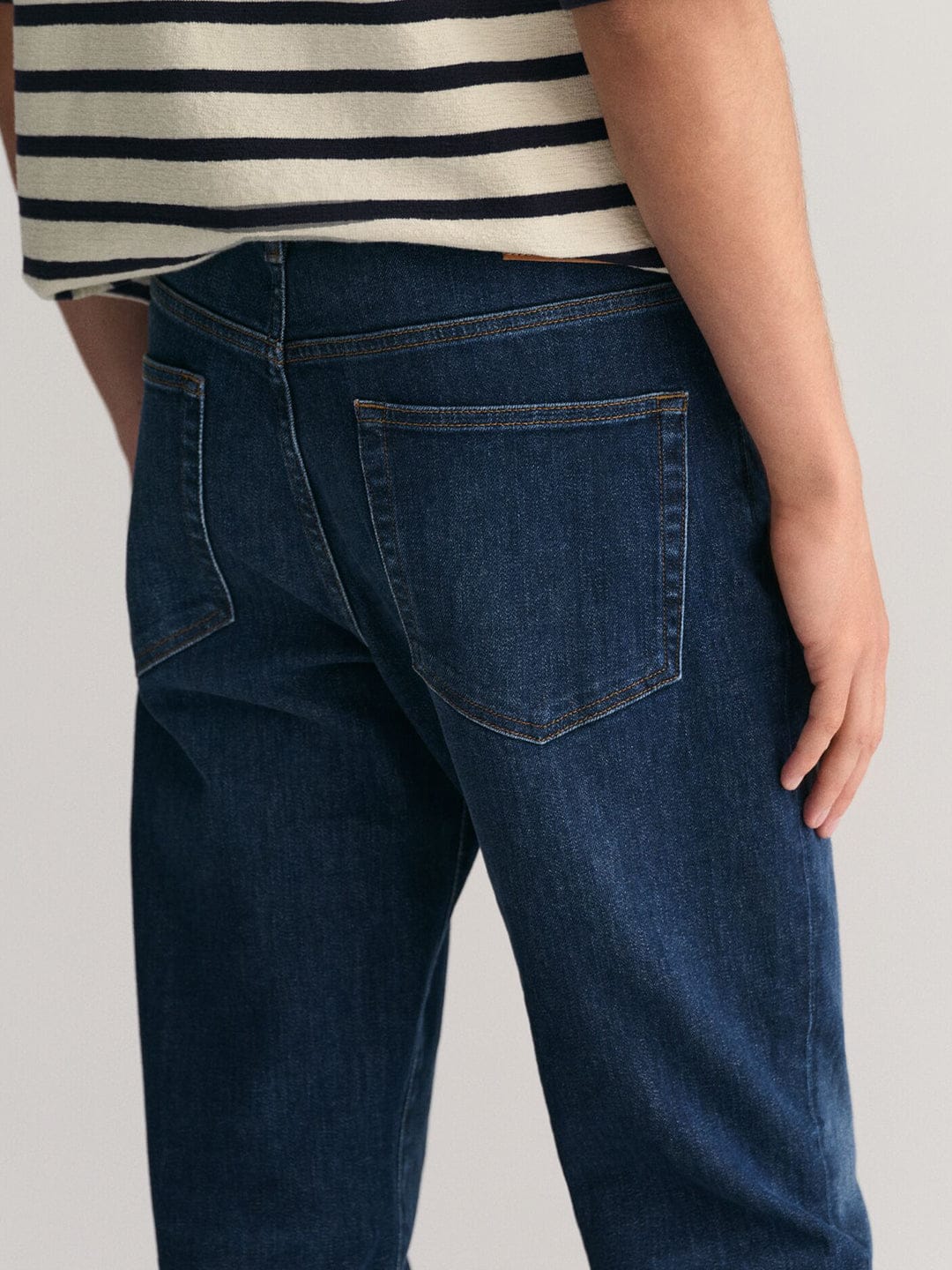 Gant Men Blue Slim Fit Washed Jeans - Image 2