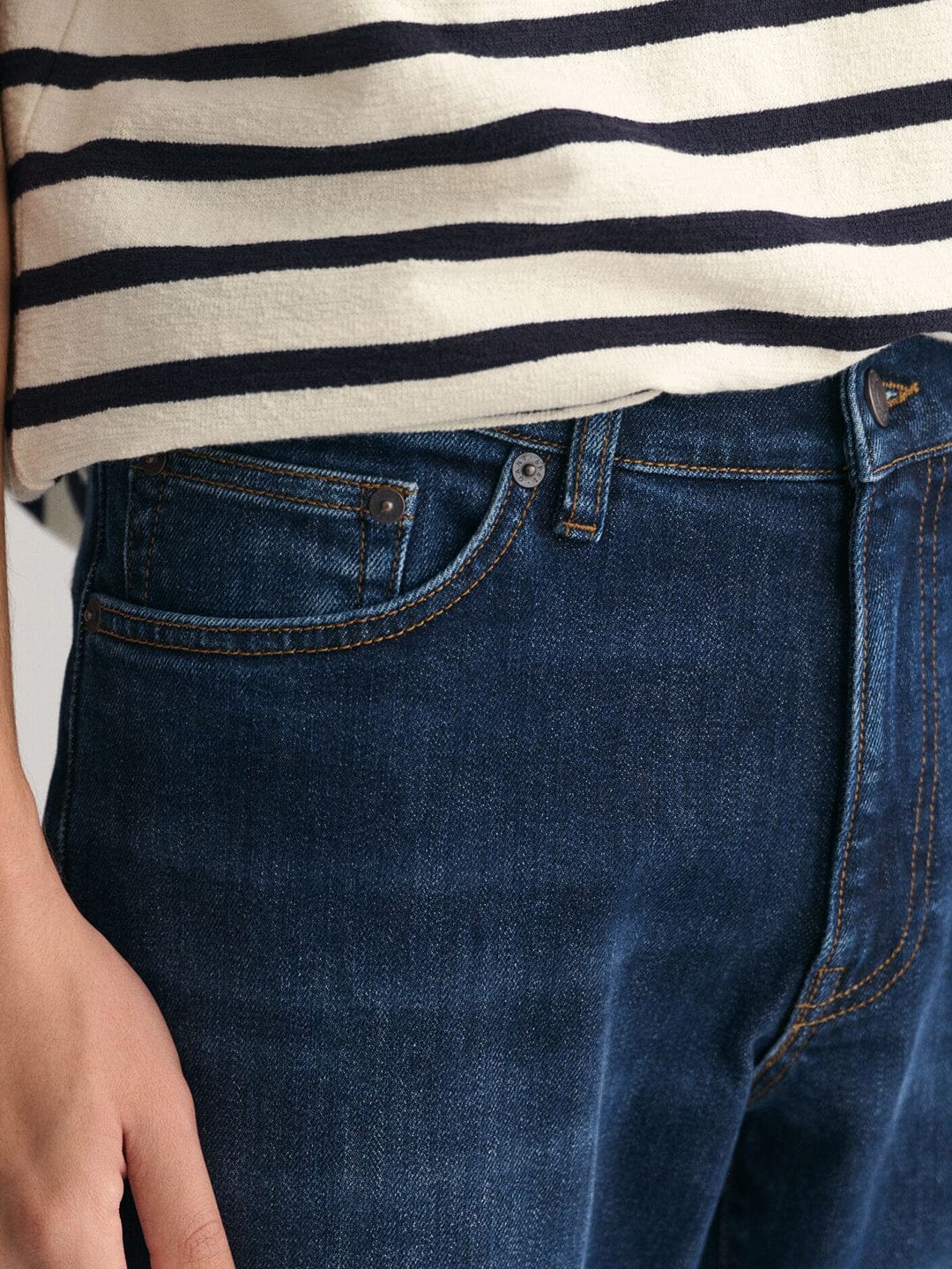 Gant Men Blue Slim Fit Washed Jeans - Image 4