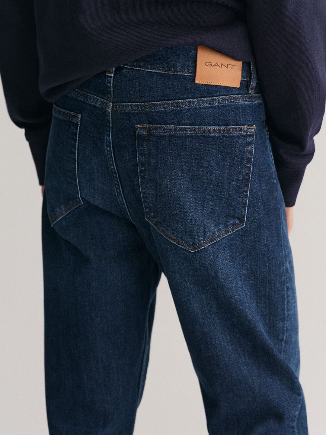 Gant Men Blue Regular Fit Washed Jeans - Image 2